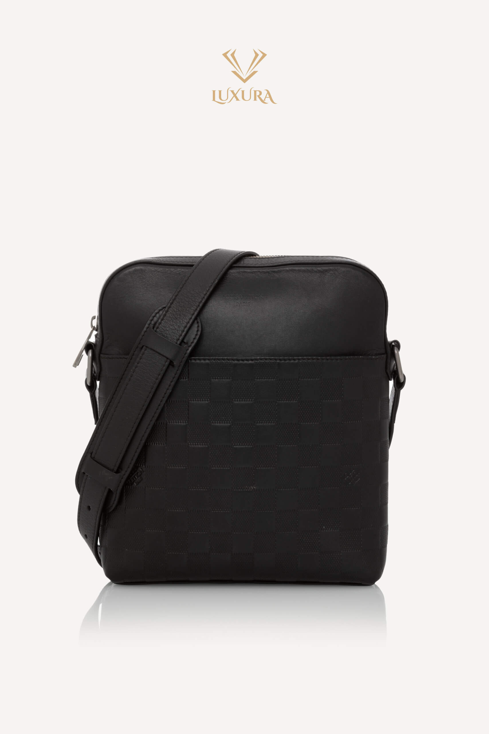 <span style="font-size: 10px; color: rgb(101, 101, 101);letter-spacing: .15em;">HARD TO FIND</span><br><strong> LOUIS VUITTON </strong><br><div style="margin-top:10px; font-size:16px;"> Damier Infini Pochette District Black N23355 </div><br> - Image 4