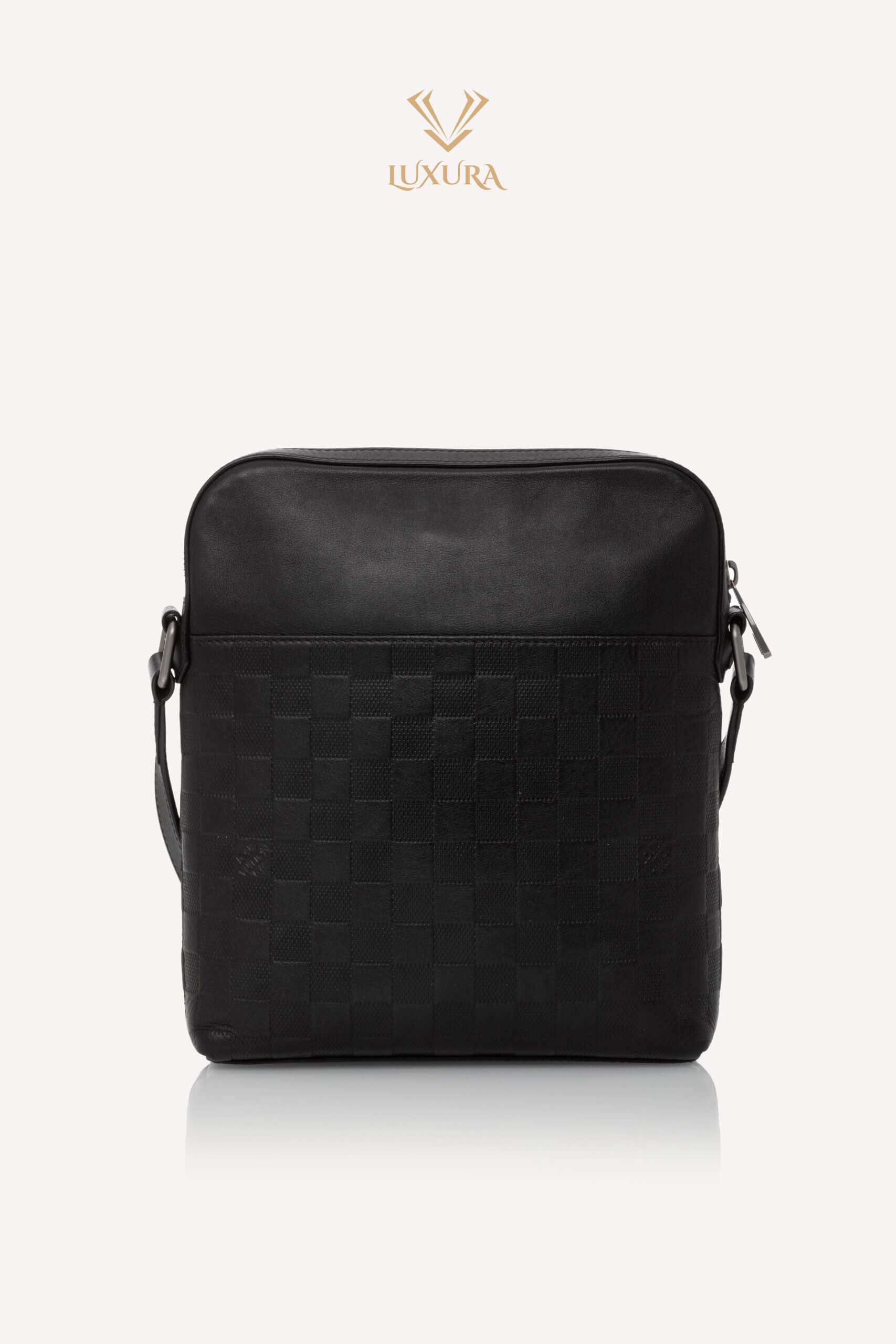 <span style="font-size: 10px; color: rgb(101, 101, 101);letter-spacing: .15em;">HARD TO FIND</span><br><strong> LOUIS VUITTON </strong><br><div style="margin-top:10px; font-size:16px;"> Damier Infini Pochette District Black N23355 </div><br> - Image 5