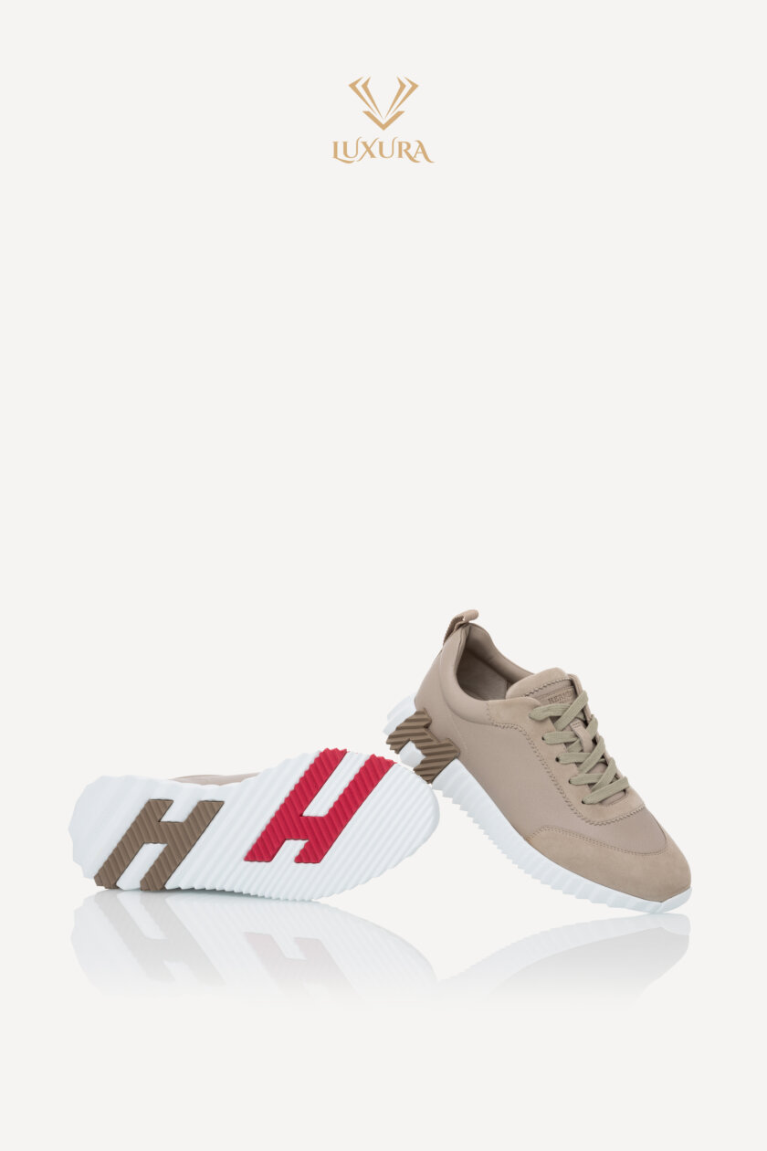 <span style="font-size: 10px; color: rgb(101, 101, 101);letter-spacing: .15em;">HARD TO FIND</span><br><strong> HERMES </strong><br><div style="margin-top:10px; font-size:16px;"> Bouncing Sneaker Beige Galet 39</div><br> - Image 17