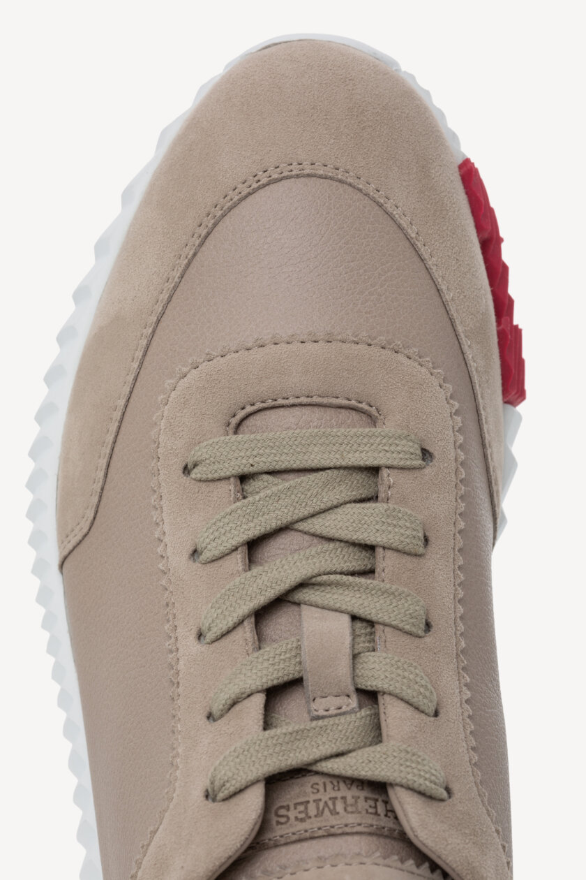 <span style="font-size: 10px; color: rgb(101, 101, 101);letter-spacing: .15em;">HARD TO FIND</span><br><strong> HERMES </strong><br><div style="margin-top:10px; font-size:16px;"> Bouncing Sneaker Beige Galet 39</div><br> - Image 6