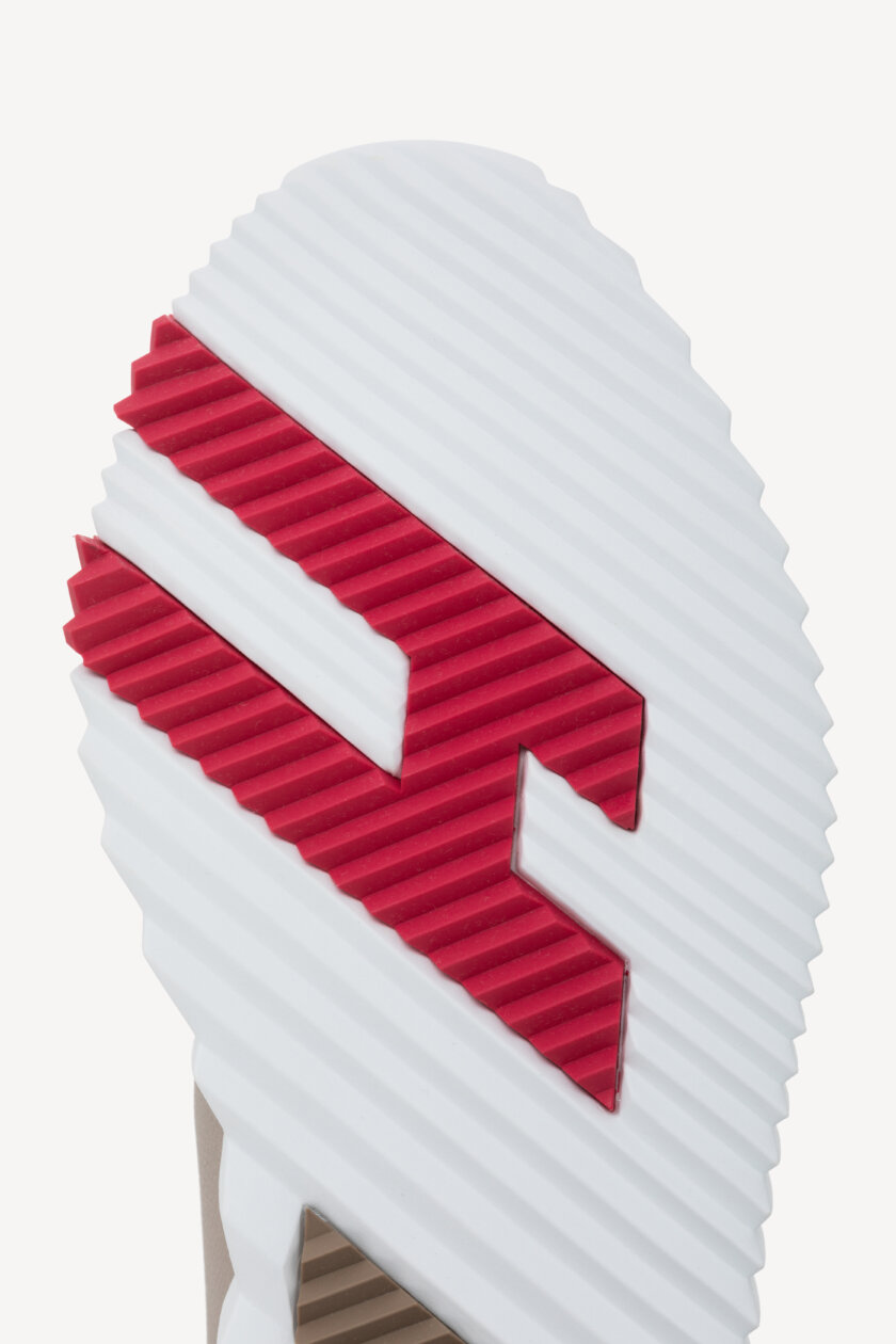 <span style="font-size: 10px; color: rgb(101, 101, 101);letter-spacing: .15em;">HARD TO FIND</span><br><strong> HERMES </strong><br><div style="margin-top:10px; font-size:16px;"> Bouncing Sneaker Beige Galet 39</div><br> - Image 12