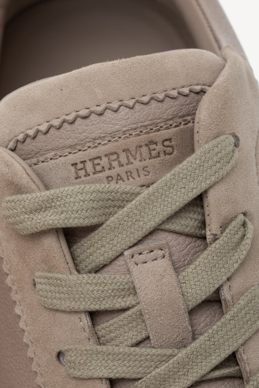 <span style="font-size: 10px; color: rgb(101, 101, 101);letter-spacing: .15em;">HARD TO FIND</span><br><strong> HERMES </strong><br><div style="margin-top:10px; font-size:16px;"> Bouncing Sneaker Beige Galet 39</div><br> - Image 8