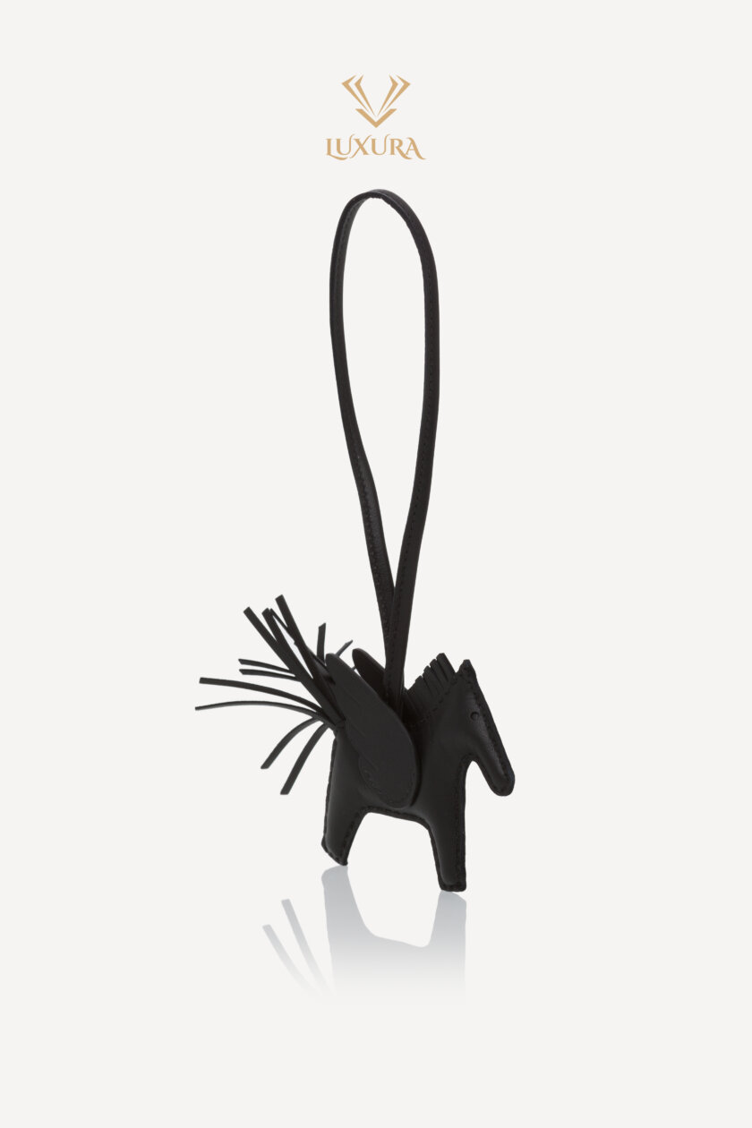 <span style="font-size: 10px; color: rgb(101, 101, 101);letter-spacing: .15em;">HARD TO FIND</span><br><strong> HERMES </strong><br><div style="margin-top:10px; font-size:16px;"> Rodeo PM Charm Black</div><br> - Image 4