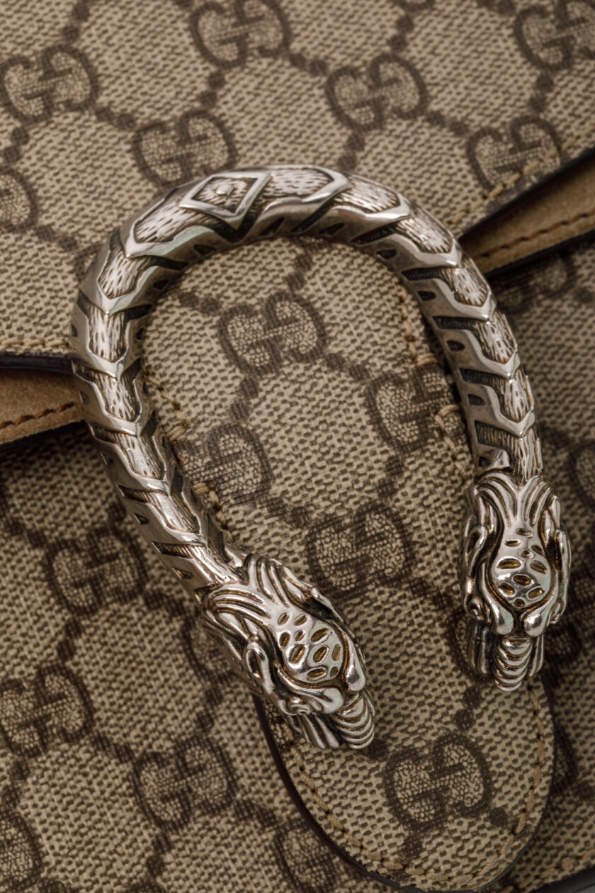 <span style="font-size: 10px; color: rgb(101, 101, 101);letter-spacing: .15em;"> BEST DEAL</span><br><strong> GUCCI </strong><br><div style="margin-top:10px; font-size:16px;"> Dionysus Medium Shoulder Bag Beige Ebony GG Supreme</div><br> - Image 11