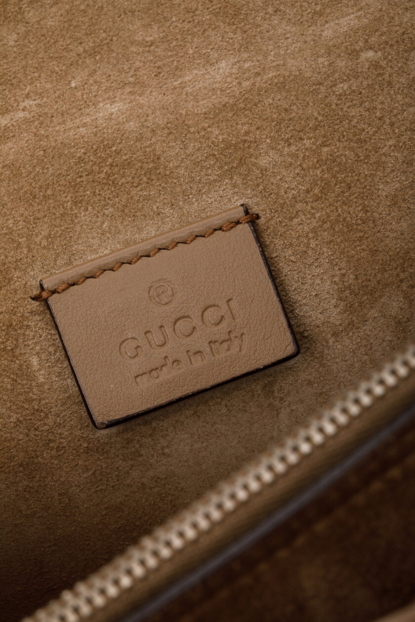 <span style="font-size: 10px; color: rgb(101, 101, 101);letter-spacing: .15em;"> BEST DEAL</span><br><strong> GUCCI </strong><br><div style="margin-top:10px; font-size:16px;"> Dionysus Medium Shoulder Bag Beige Ebony GG Supreme</div><br> - Image 17
