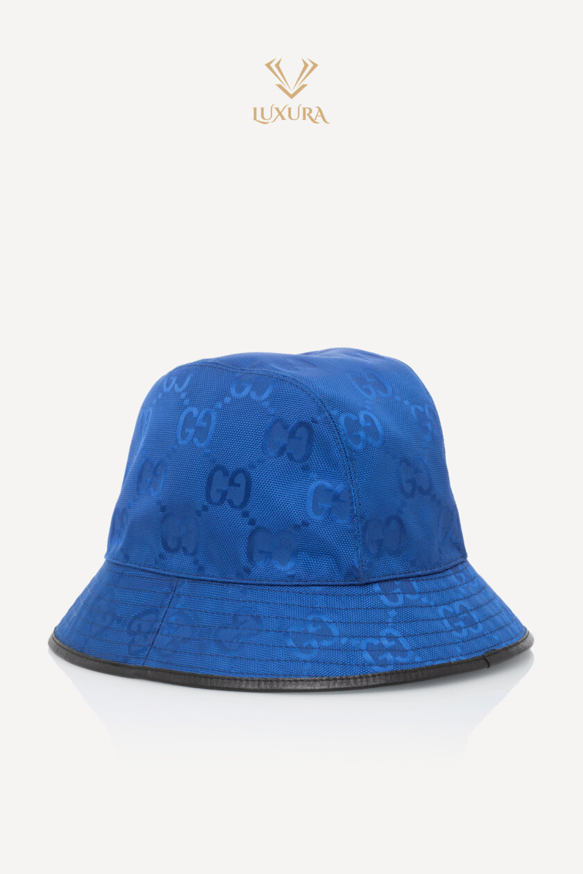 <span style="font-size: 10px; color: rgb(101, 101, 101);letter-spacing: .15em;">BEST DEAL</span><br><strong> GUCCI </strong><br><div style="margin-top:10px; font-size:16px;">Econyl Nylon Monogram Bucket Hat Blue</div><br> - Image 5