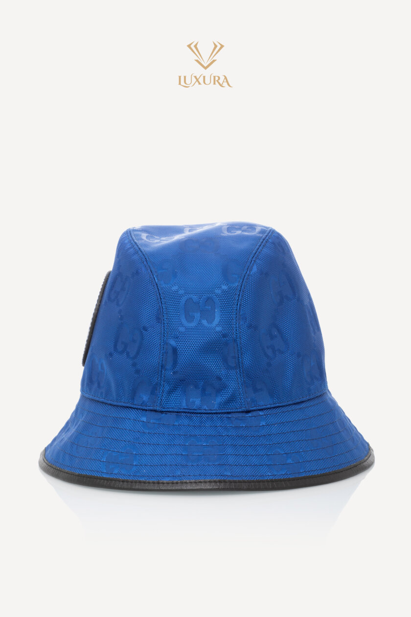 <span style="font-size: 10px; color: rgb(101, 101, 101);letter-spacing: .15em;">BEST DEAL</span><br><strong> GUCCI </strong><br><div style="margin-top:10px; font-size:16px;">Econyl Nylon Monogram Bucket Hat Blue</div><br> - Image 6