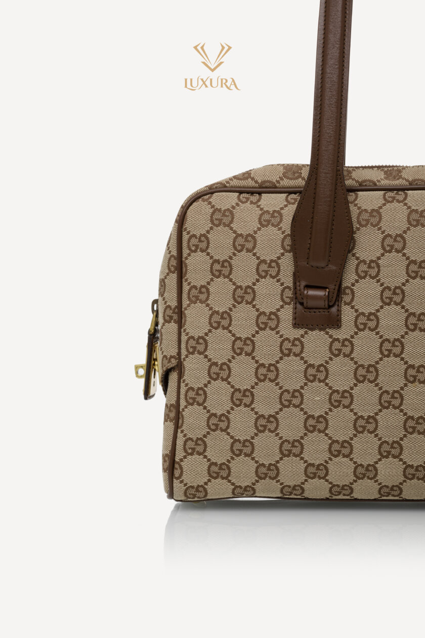 <span style="font-size: 10px; color: rgb(101, 101, 101);letter-spacing: .15em;">HARD TO FIND</span><br><strong> GUCCI </strong><br><div style="margin-top:10px; font-size:16px;">Monogram Tote Bag Brown</div><br> - Image 7