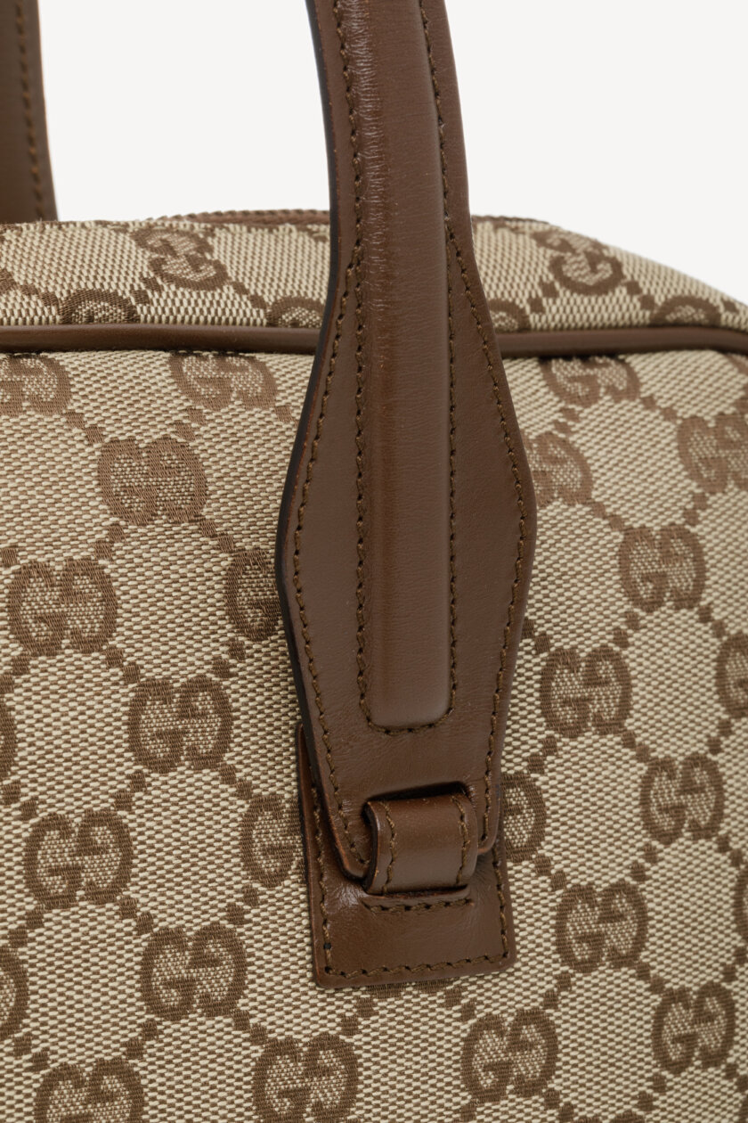 <span style="font-size: 10px; color: rgb(101, 101, 101);letter-spacing: .15em;">HARD TO FIND</span><br><strong> GUCCI </strong><br><div style="margin-top:10px; font-size:16px;">Monogram Tote Bag Brown</div><br> - Image 10