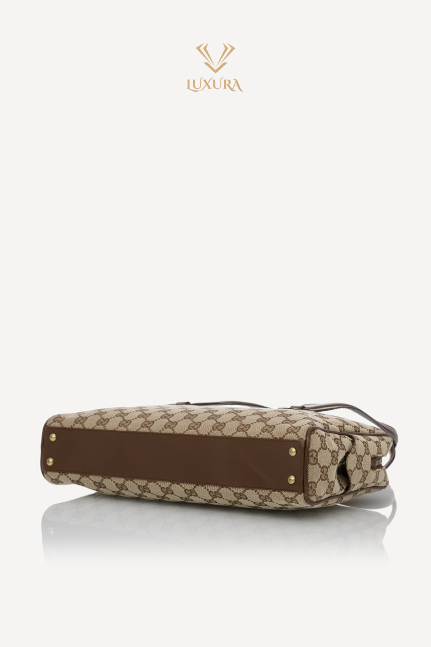 <span style="font-size: 10px; color: rgb(101, 101, 101);letter-spacing: .15em;">HARD TO FIND</span><br><strong> GUCCI </strong><br><div style="margin-top:10px; font-size:16px;">Monogram Tote Bag Brown</div><br> - Image 17