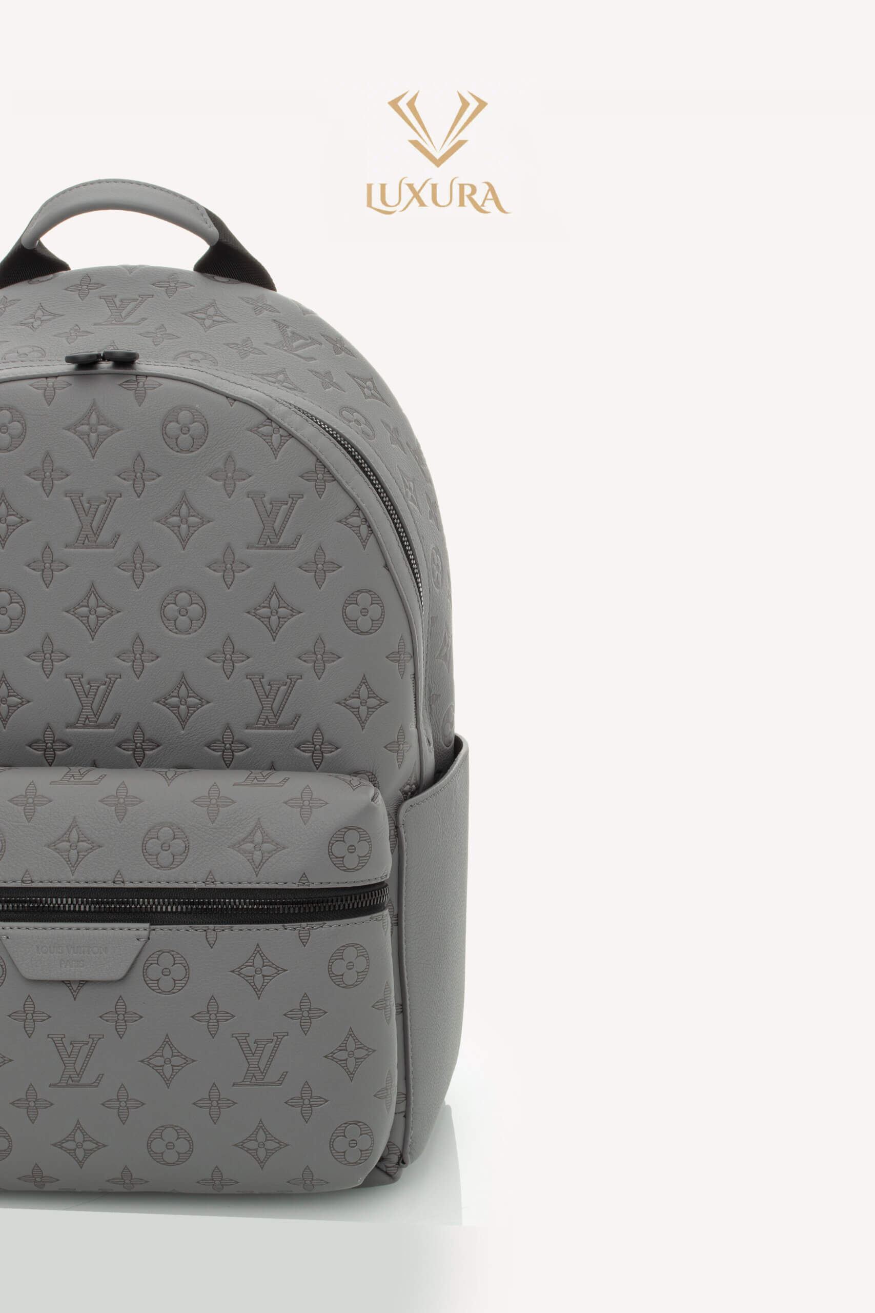 <span style="font-size: 10px; color: rgb(101, 101, 101);letter-spacing: .15em;">NEW COLLECTION</span><br><strong> LOUIS VUITTON </strong><br><div style="margin-top:10px;font-size:16px;"> Discovery Backpack Monogram Shadow Leather Grey M46557 </div><br> - Image 9