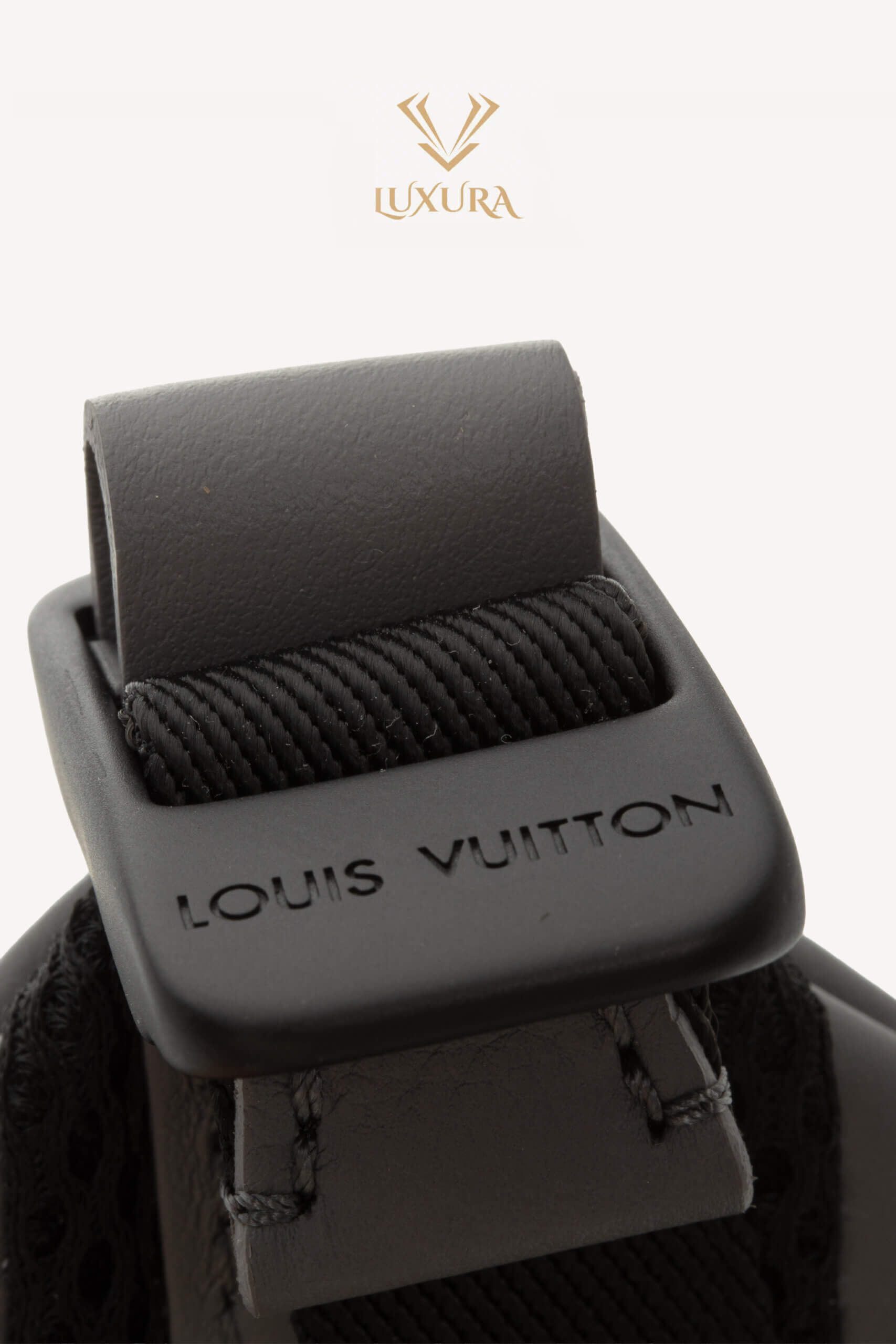 <span style="font-size: 10px; color: rgb(101, 101, 101);letter-spacing: .15em;">NEW COLLECTION</span><br><strong> LOUIS VUITTON </strong><br><div style="margin-top:10px;font-size:16px;"> Discovery Backpack Monogram Shadow Leather Grey M46557 </div><br> - Image 14