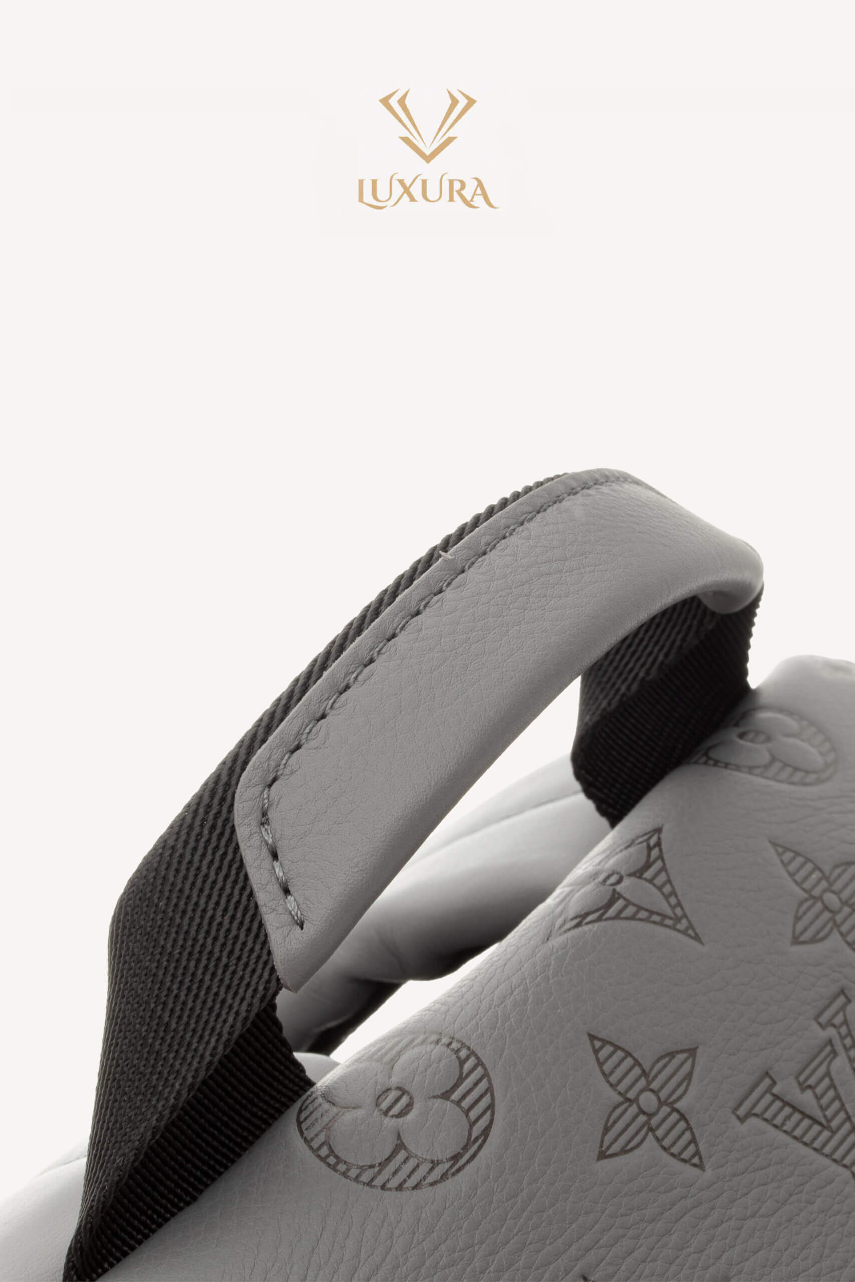 <span style="font-size: 10px; color: rgb(101, 101, 101);letter-spacing: .15em;">NEW COLLECTION</span><br><strong> LOUIS VUITTON </strong><br><div style="margin-top:10px;font-size:16px;"> Discovery Backpack Monogram Shadow Leather Grey M46557 </div><br> - Image 15