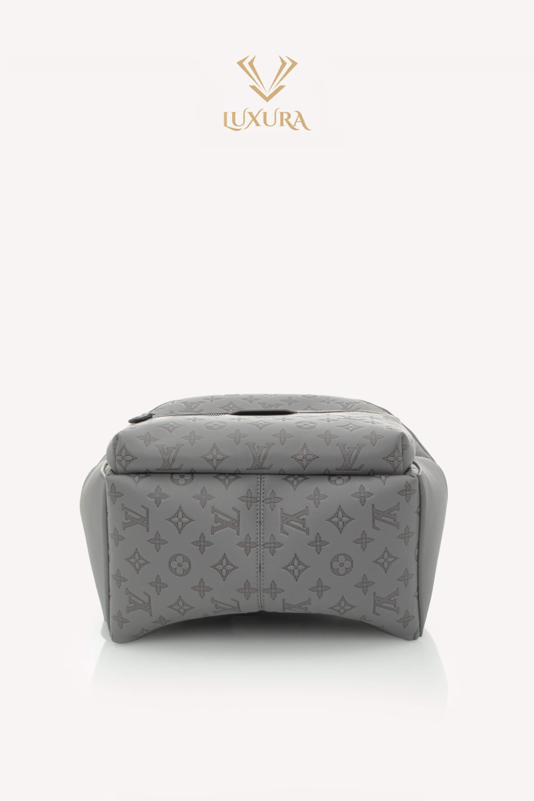 <span style="font-size: 10px; color: rgb(101, 101, 101);letter-spacing: .15em;">NEW COLLECTION</span><br><strong> LOUIS VUITTON </strong><br><div style="margin-top:10px;font-size:16px;"> Discovery Backpack Monogram Shadow Leather Grey M46557 </div><br> - Image 22