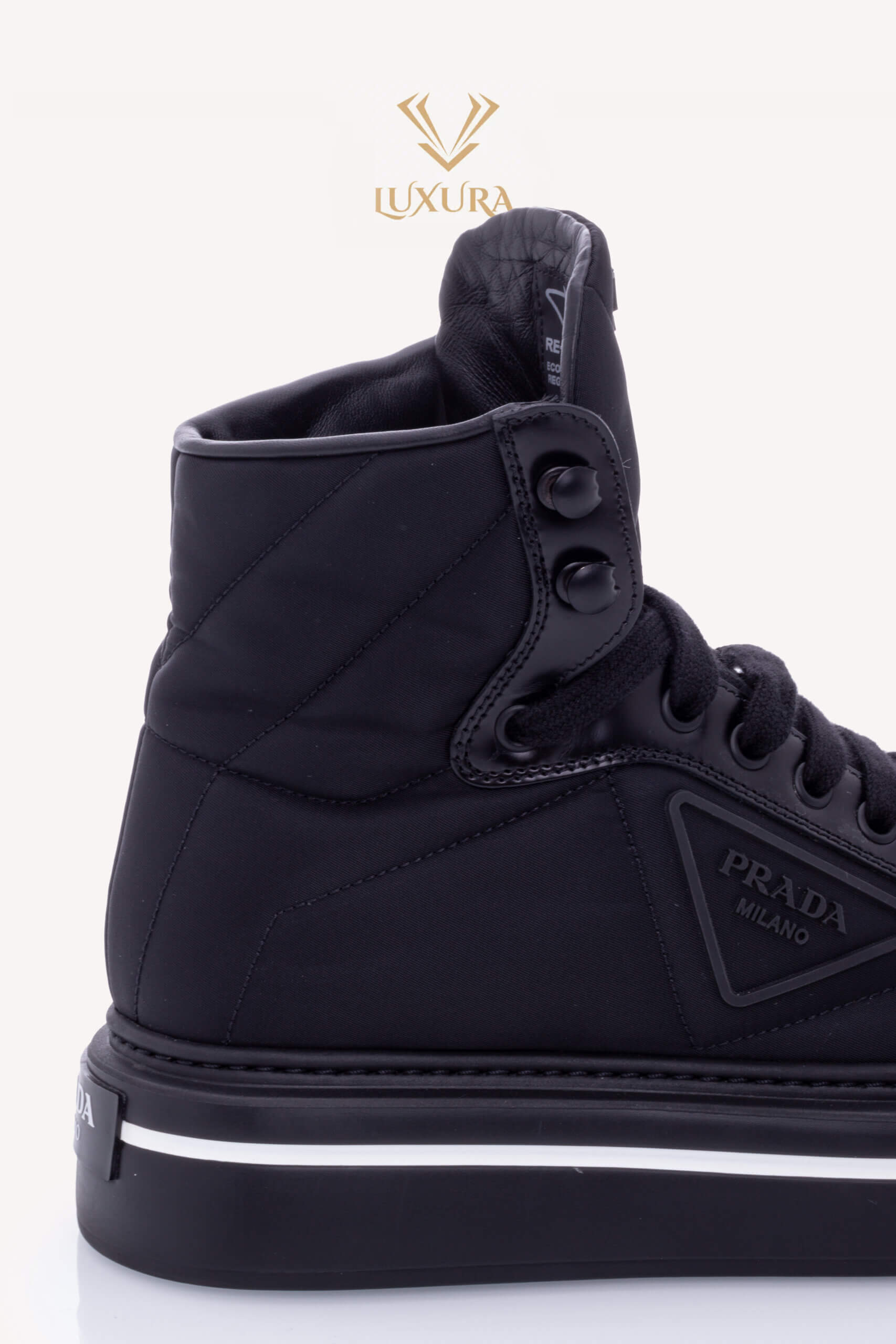 <span style="font-size: 10px; color: rgb(101, 101, 101);letter-spacing: .15em;">HARD TO FIND</span><br><strong> PRADA </strong><br><div style="margin-top:10px; font-size:16px;"> High Top Tonal Panel Sneakers 37.5 </div><br> - Image 13