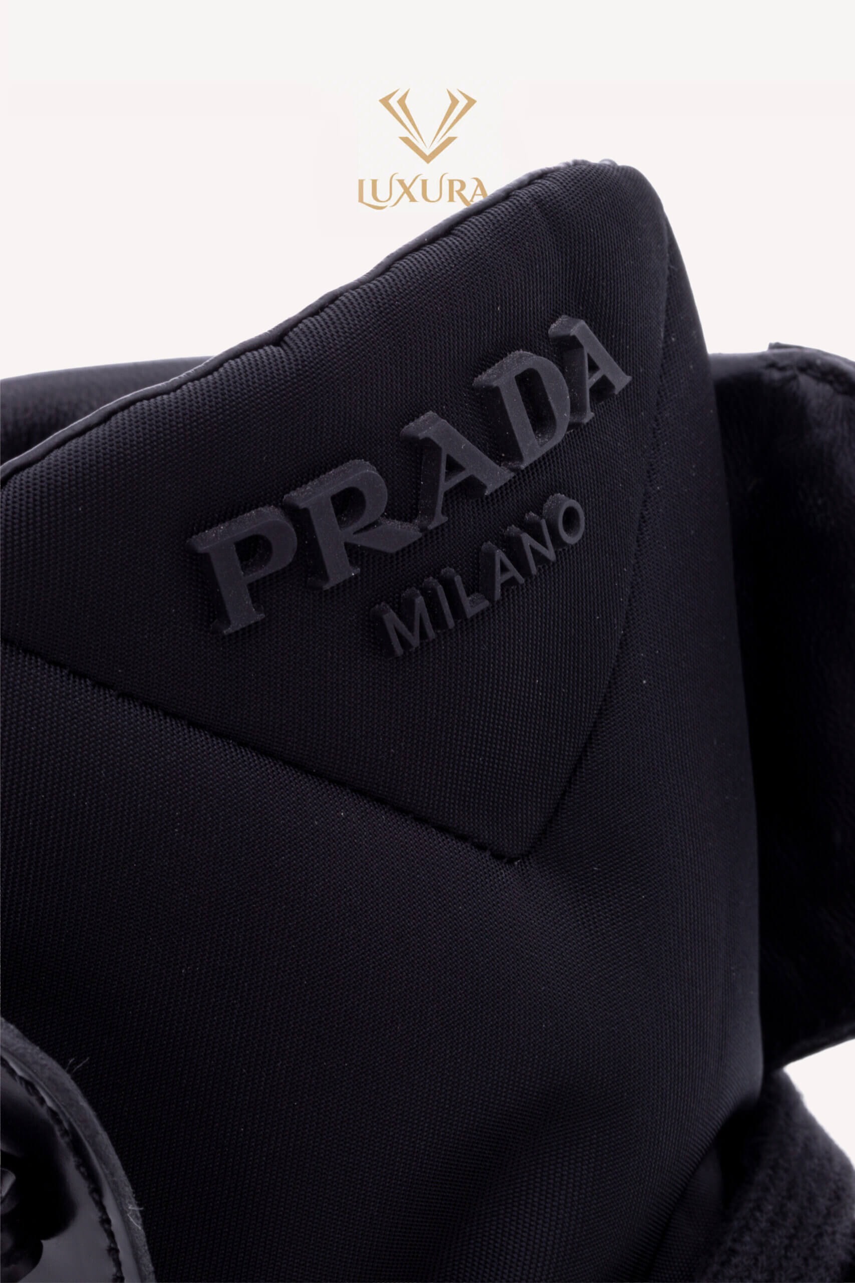 <span style="font-size: 10px; color: rgb(101, 101, 101);letter-spacing: .15em;">HARD TO FIND</span><br><strong> PRADA </strong><br><div style="margin-top:10px; font-size:16px;"> High Top Tonal Panel Sneakers 37.5 </div><br> - Image 16