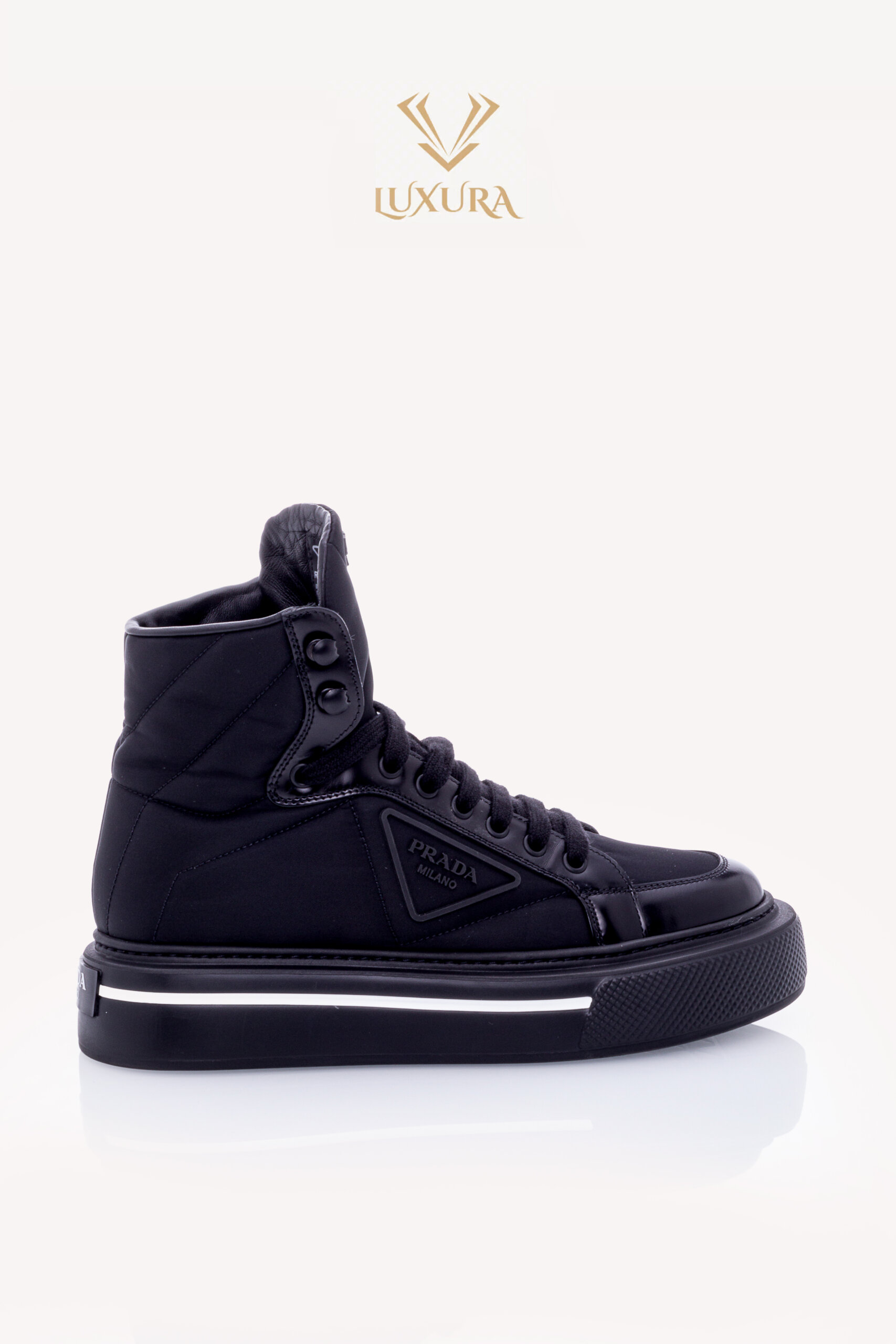 <span style="font-size: 10px; color: rgb(101, 101, 101);letter-spacing: .15em;">HARD TO FIND</span><br><strong> PRADA </strong><br><div style="margin-top:10px; font-size:16px;"> High Top Tonal Panel Sneakers 37.5 </div><br> - Image 9