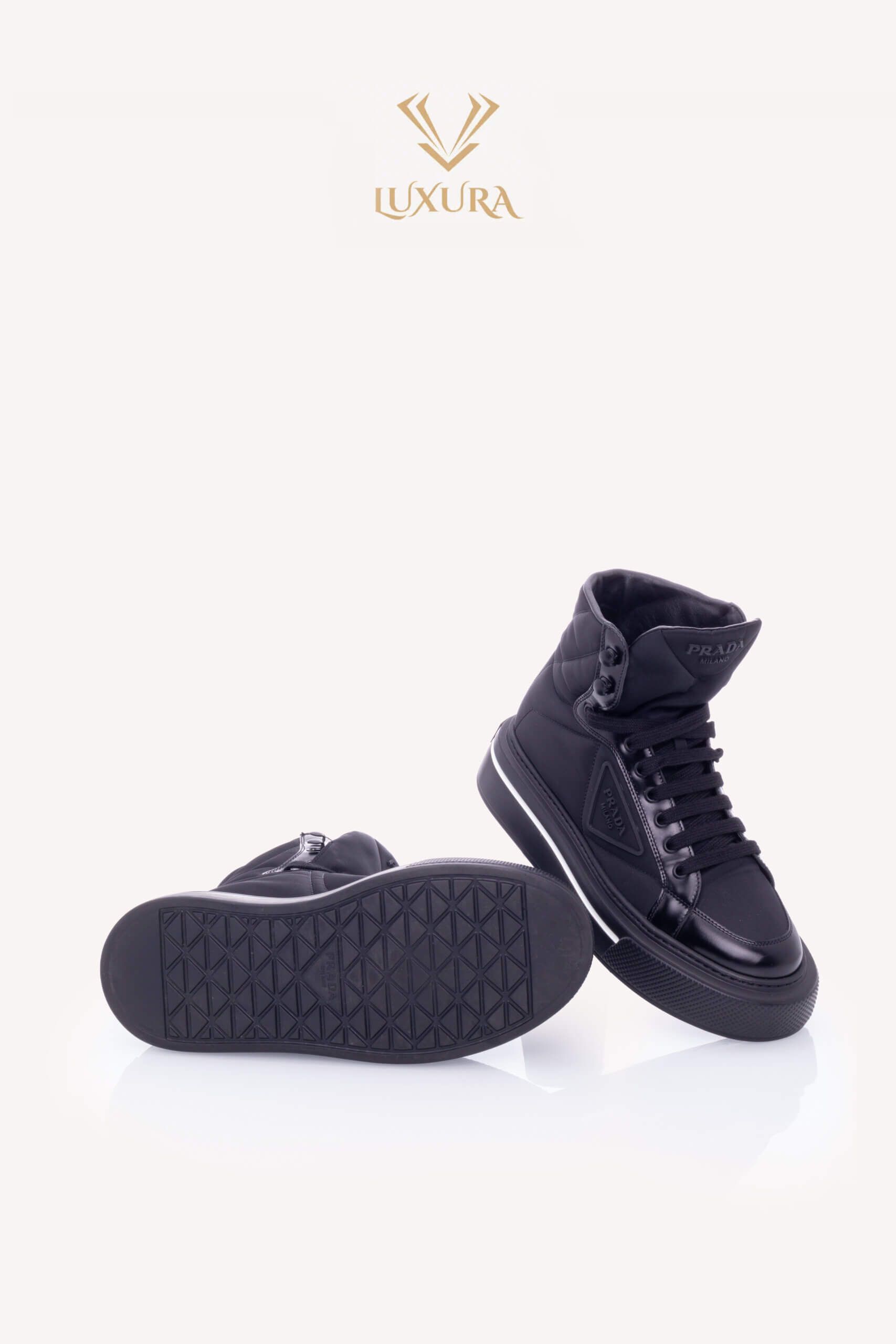 <span style="font-size: 10px; color: rgb(101, 101, 101);letter-spacing: .15em;">HARD TO FIND</span><br><strong> PRADA </strong><br><div style="margin-top:10px; font-size:16px;"> High Top Tonal Panel Sneakers 37.5 </div><br> - Image 22