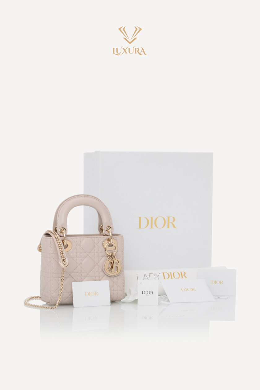 <span style="font-size: 10px; color: rgb(101, 101, 101);letter-spacing: .15em;">NEW COLLECTION</span><br><strong> DIOR </strong><br><div style="margin-top:10px; font-size:16px;">Mini Lady Dior Bag Linen Beige Cannage Lambskin </div><br> - Image 2