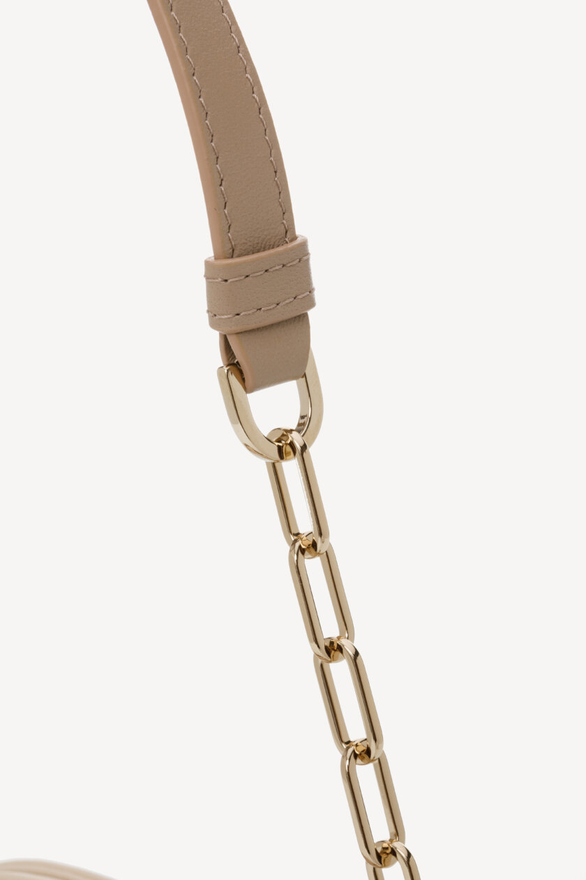 <span style="font-size: 10px; color: rgb(101, 101, 101);letter-spacing: .15em;">NEW COLLECTION</span><br><strong> DIOR </strong><br><div style="margin-top:10px; font-size:16px;">Small Lady D-Joy Bag Two-Tone Light Biscuit and Linen Beige Cannage Lambskin </div><br> - Image 20