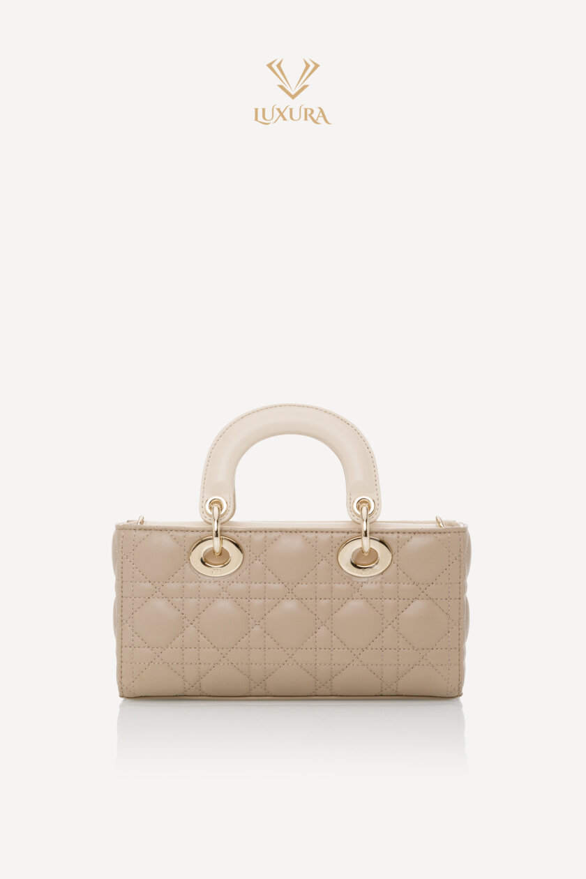 <span style="font-size: 10px; color: rgb(101, 101, 101);letter-spacing: .15em;">NEW COLLECTION</span><br><strong> DIOR </strong><br><div style="margin-top:10px; font-size:16px;">Small Lady D-Joy Bag Two-Tone Light Biscuit and Linen Beige Cannage Lambskin </div><br> - Image 7