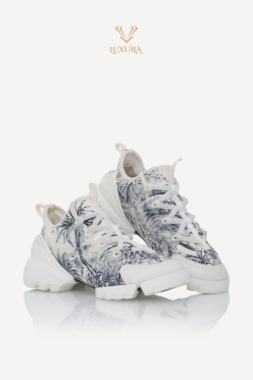 <span style="font-size: 10px; color: rgb(101, 101, 101);letter-spacing: .15em;">BEST DEAL</span><br><strong> DIOR </strong><br><div style="margin-top:10px; font-size:16px;">D-Connect Toile White Blue Sneaker 36</div><br> - Image 2