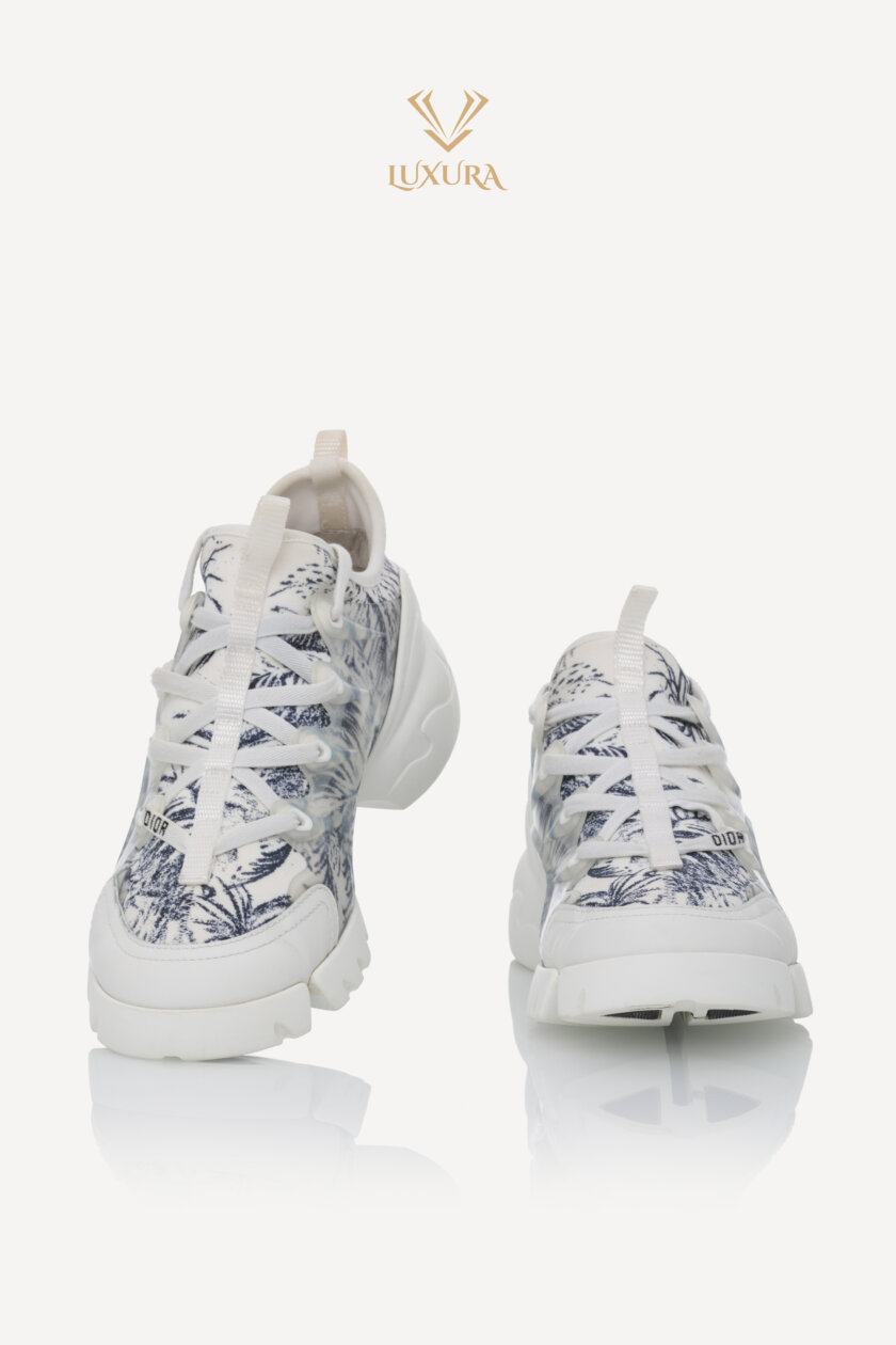 <span style="font-size: 10px; color: rgb(101, 101, 101);letter-spacing: .15em;">BEST DEAL</span><br><strong> DIOR </strong><br><div style="margin-top:10px; font-size:16px;">D-Connect Toile White Blue Sneaker 36</div><br> - Image 3