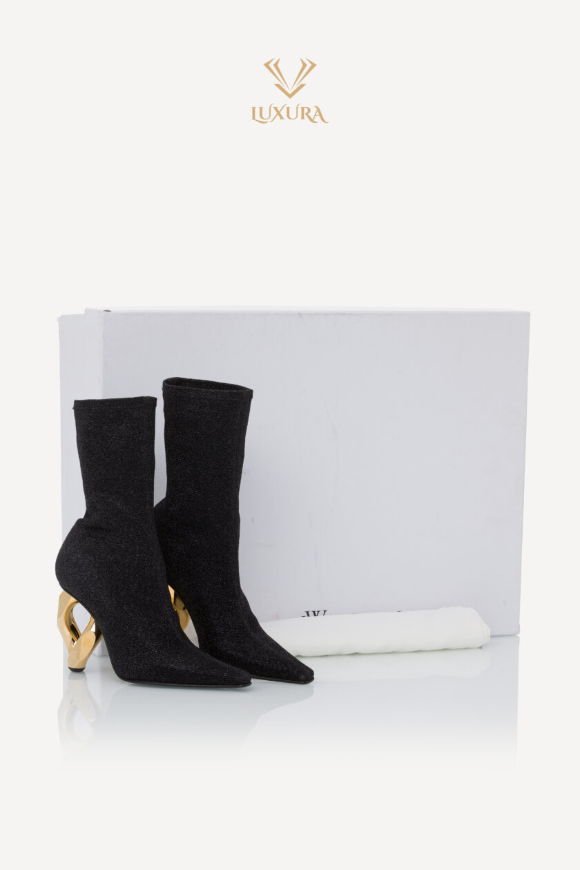 <span style="font-size: 10px; color: rgb(101, 101, 101);letter-spacing: .15em;">HARD TO FIND</span><br><strong> JW ANDERSON </strong><br><div style="margin-top:10px; font-size:16px;"> Chain Heel Sock Boots 35 </div><br> - Image 2