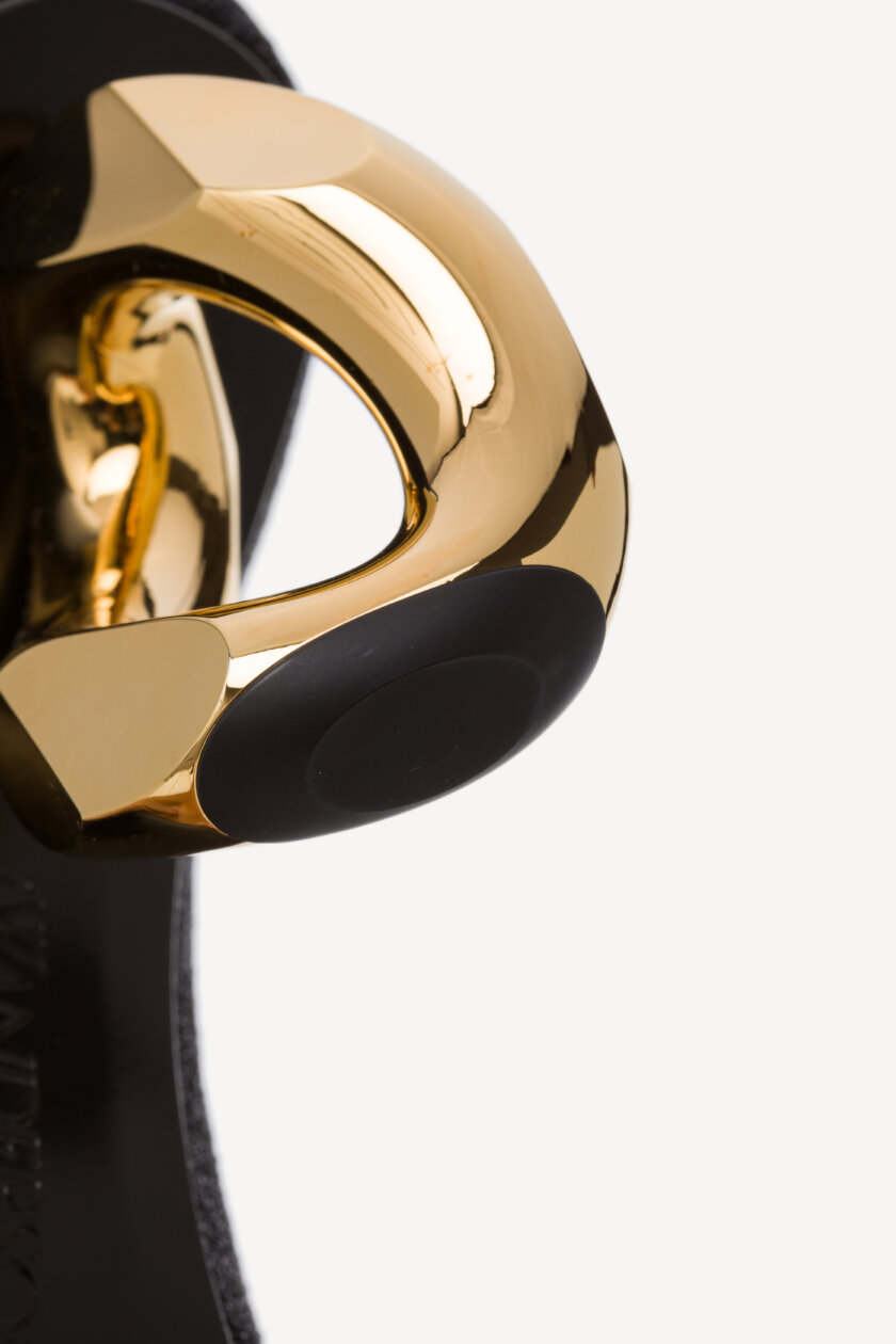 <span style="font-size: 10px; color: rgb(101, 101, 101);letter-spacing: .15em;">HARD TO FIND</span><br><strong> JW ANDERSON </strong><br><div style="margin-top:10px; font-size:16px;"> Chain Heel Sock Boots 35 </div><br> - Image 10