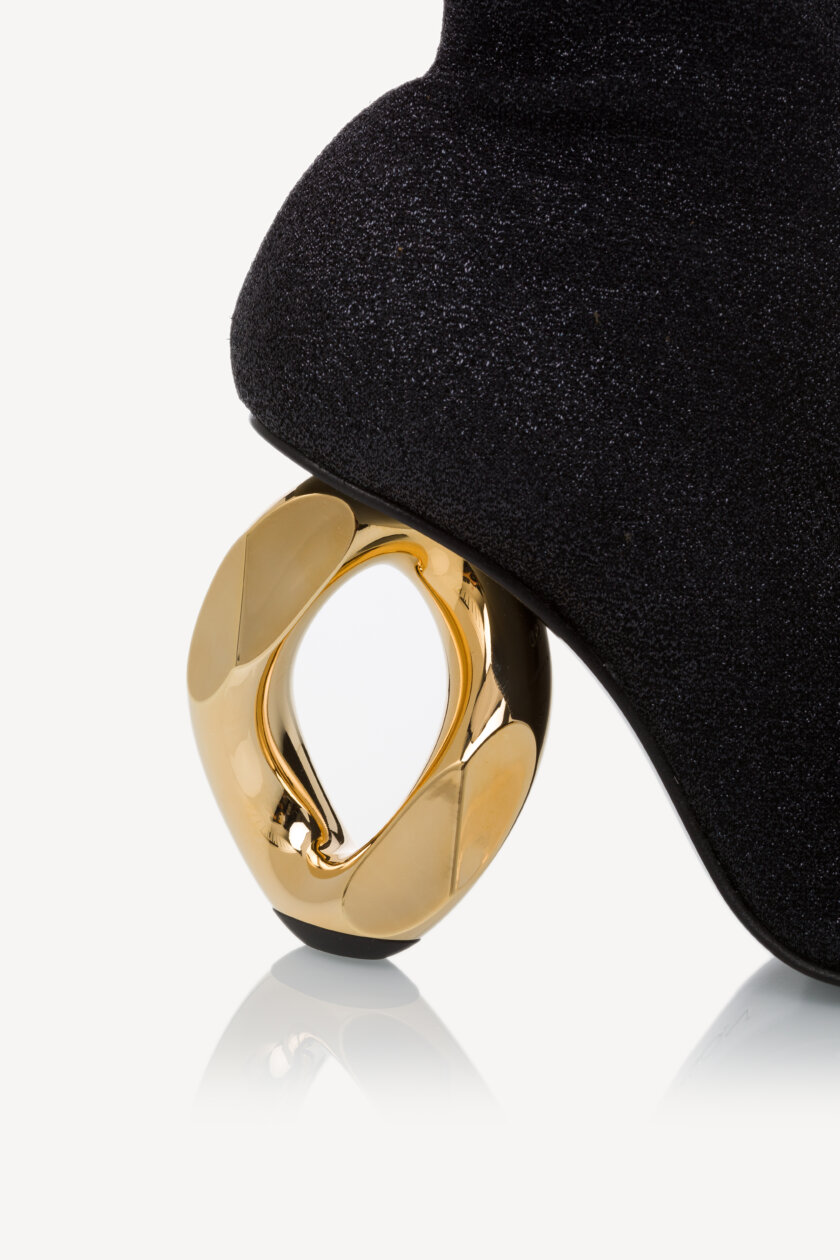 <span style="font-size: 10px; color: rgb(101, 101, 101);letter-spacing: .15em;">HARD TO FIND</span><br><strong> JW ANDERSON </strong><br><div style="margin-top:10px; font-size:16px;"> Chain Heel Sock Boots 35 </div><br> - Image 9