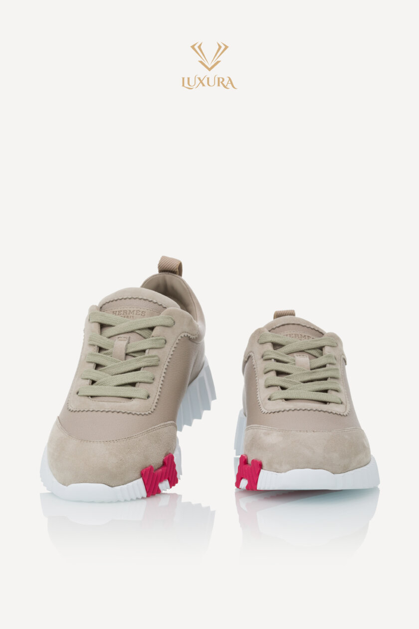 <span style="font-size: 10px; color: rgb(101, 101, 101);letter-spacing: .15em;">HARD TO FIND</span><br><strong> HERMES </strong><br><div style="margin-top:10px; font-size:16px;"> Bouncing Sneaker Beige Galet 36.5</div><br> - Image 4