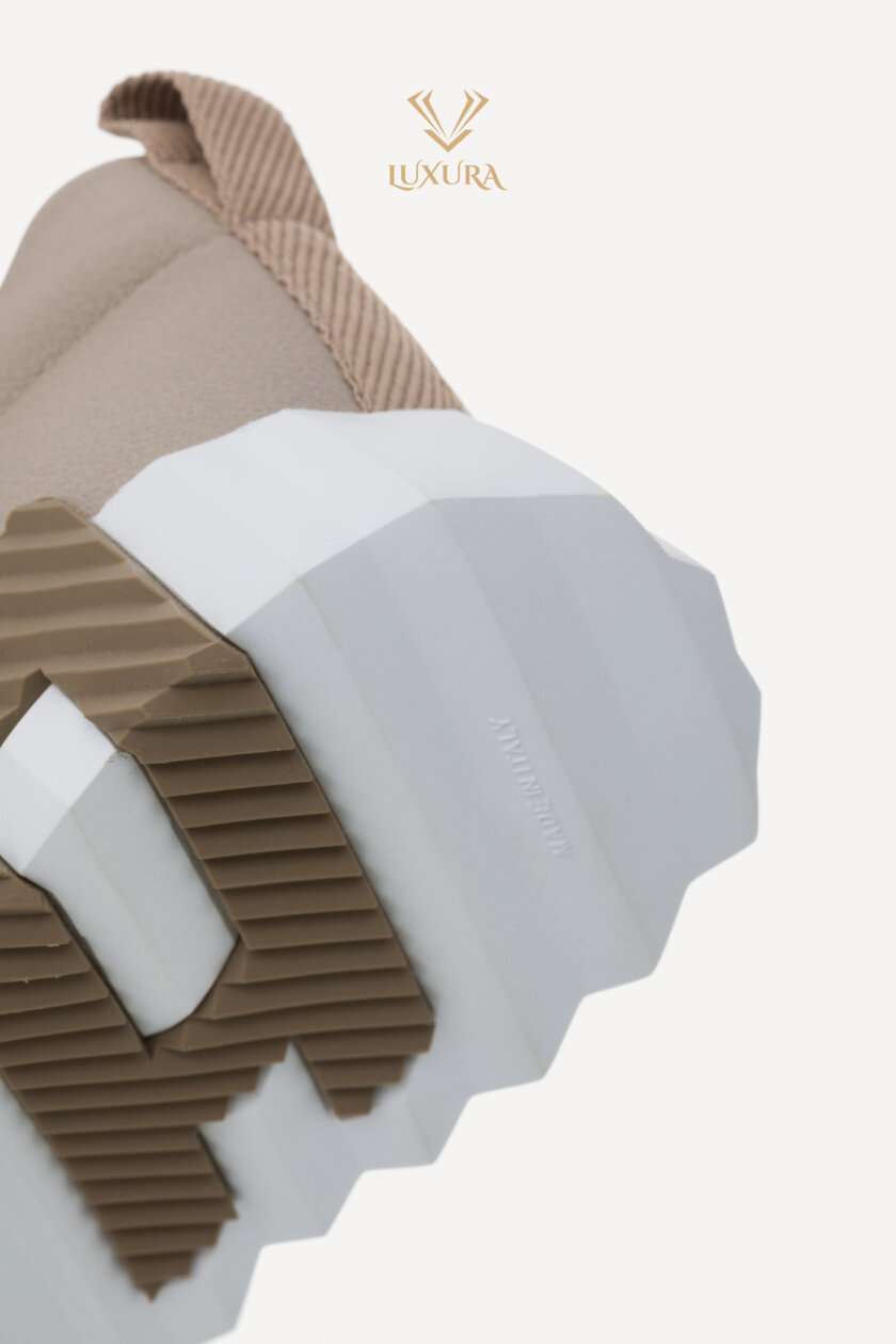 <span style="font-size: 10px; color: rgb(101, 101, 101);letter-spacing: .15em;">HARD TO FIND</span><br><strong> HERMES </strong><br><div style="margin-top:10px; font-size:16px;"> Bouncing Sneaker Beige Galet 36.5</div><br> - Image 15