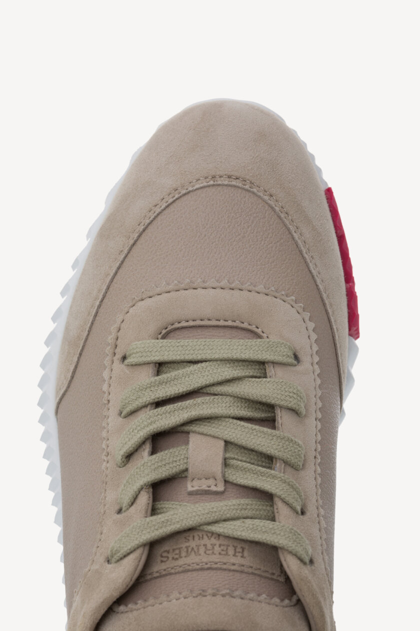 <span style="font-size: 10px; color: rgb(101, 101, 101);letter-spacing: .15em;">HARD TO FIND</span><br><strong> HERMES </strong><br><div style="margin-top:10px; font-size:16px;"> Bouncing Sneaker Beige Galet 36.5</div><br> - Image 8