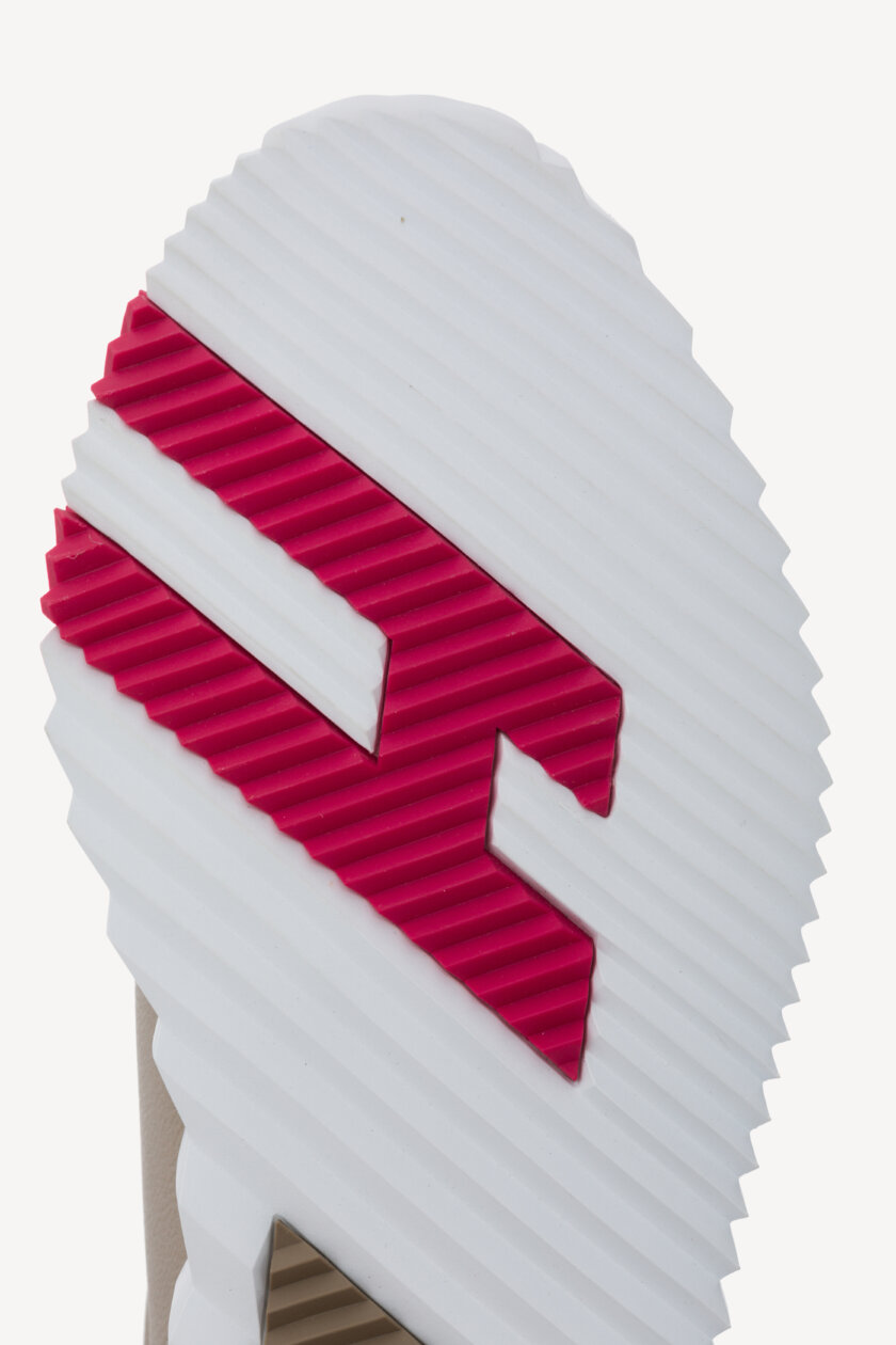 <span style="font-size: 10px; color: rgb(101, 101, 101);letter-spacing: .15em;">HARD TO FIND</span><br><strong> HERMES </strong><br><div style="margin-top:10px; font-size:16px;"> Bouncing Sneaker Beige Galet 36.5</div><br> - Image 14