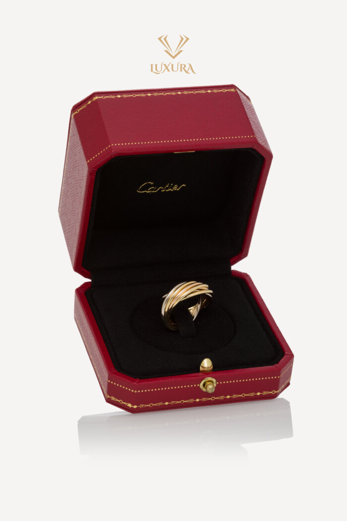 <span style="font-size: 10px; color: rgb(101, 101, 101);letter-spacing: .15em;">HARD TO FIND</span><br><strong> CARTIER </strong><br><div style="margin-top:10px; font-size:16px;"> Trinity Ring Seven Rows White Rose Yellow Gold 53 </div><br>