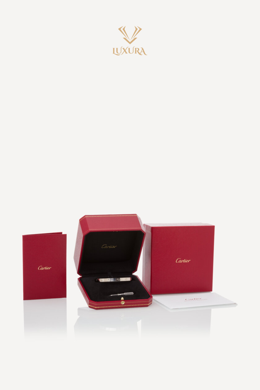 <span style="font-size: 10px; color: rgb(101, 101, 101);letter-spacing: .15em;">BEST DEAL</span><br><strong> CARTIER </strong><br><div style="margin-top:10px; font-size:16px;"> Love Bracelet Classic Model White Gold 19 </div><br> - Image 2