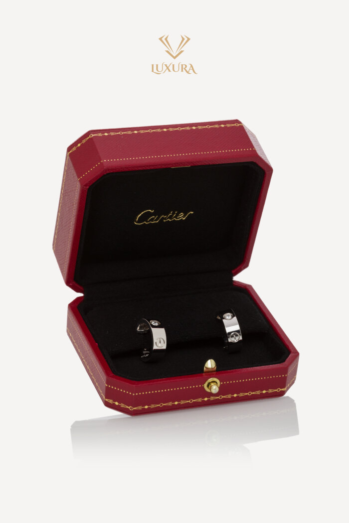 <span style="font-size: 10px; color: rgb(101, 101, 101);letter-spacing: .15em;">HARD TO FIND</span><br><strong> CARTIER </strong><br><div style="margin-top:10px; font-size:16px;"> Love Hoop Earrings Classic Model 2 Diamonds White Gold </div><br>