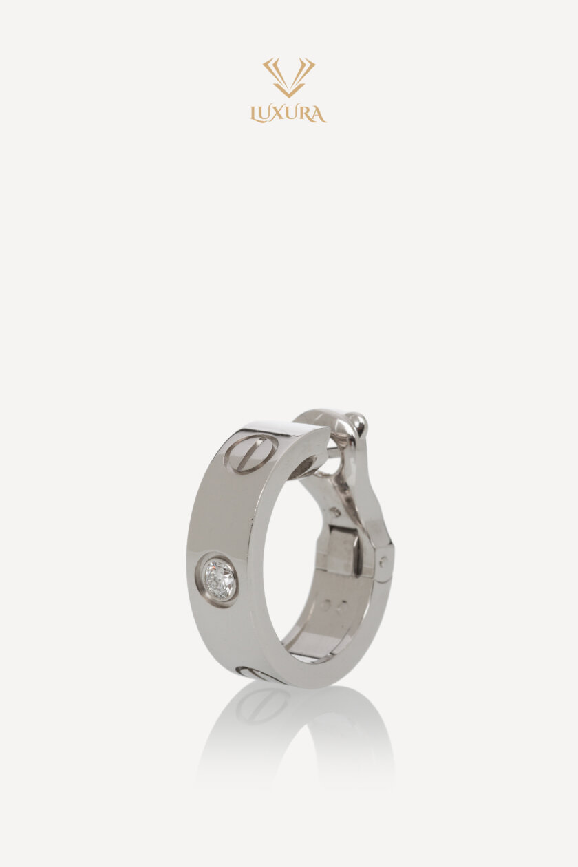 <span style="font-size: 10px; color: rgb(101, 101, 101);letter-spacing: .15em;">HARD TO FIND</span><br><strong> CARTIER </strong><br><div style="margin-top:10px; font-size:16px;"> Love Hoop Earrings Classic Model 2 Diamonds White Gold </div><br> - Image 10
