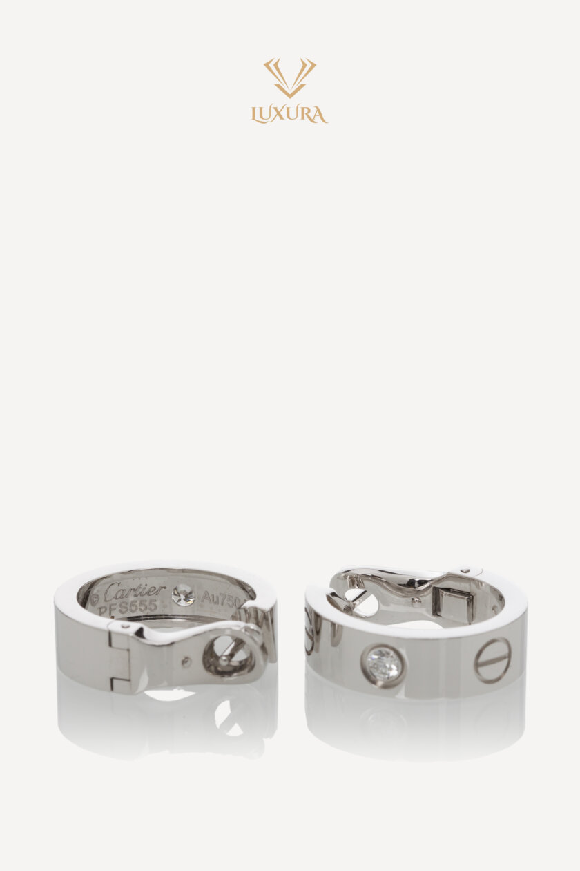 <span style="font-size: 10px; color: rgb(101, 101, 101);letter-spacing: .15em;">HARD TO FIND</span><br><strong> CARTIER </strong><br><div style="margin-top:10px; font-size:16px;"> Love Hoop Earrings Classic Model 2 Diamonds White Gold </div><br> - Image 9