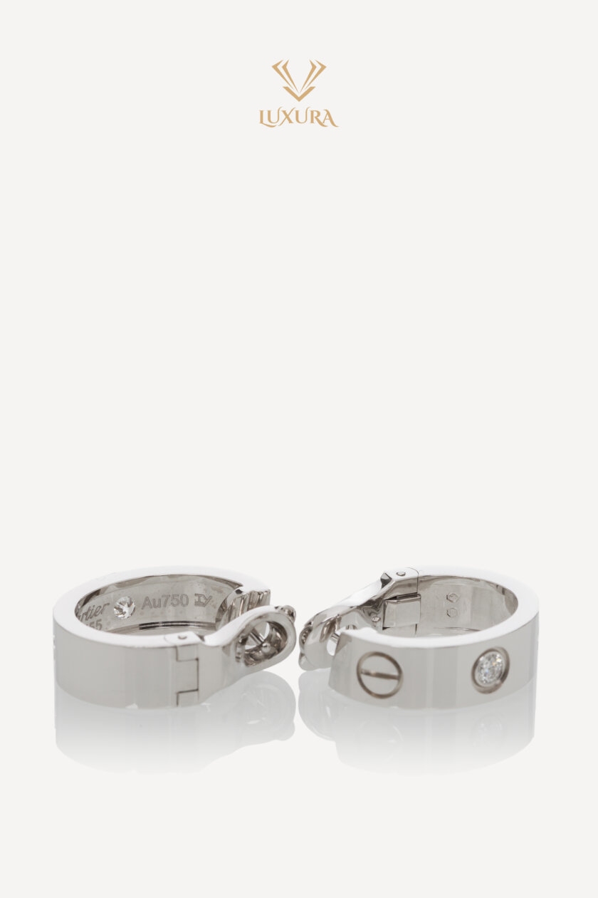 <span style="font-size: 10px; color: rgb(101, 101, 101);letter-spacing: .15em;">HARD TO FIND</span><br><strong> CARTIER </strong><br><div style="margin-top:10px; font-size:16px;"> Love Hoop Earrings Classic Model 2 Diamonds White Gold </div><br> - Image 8