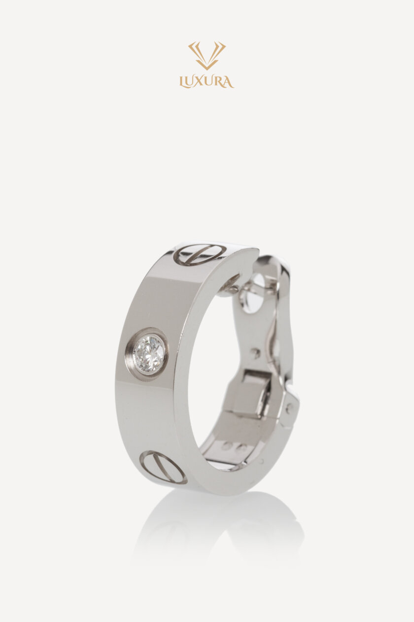 <span style="font-size: 10px; color: rgb(101, 101, 101);letter-spacing: .15em;">HARD TO FIND</span><br><strong> CARTIER </strong><br><div style="margin-top:10px; font-size:16px;"> Love Hoop Earrings Classic Model 2 Diamonds White Gold </div><br> - Image 7