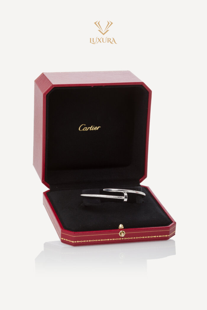 <span style="font-size: 10px; color: rgb(101, 101, 101);letter-spacing: .15em;">HARD TO FIND</span><br><strong> CARTIER </strong><br><div style="margin-top:10px; font-size:16px;"> Juste Un Clou Bracelet Classic Model White Gold 18 </div><br>