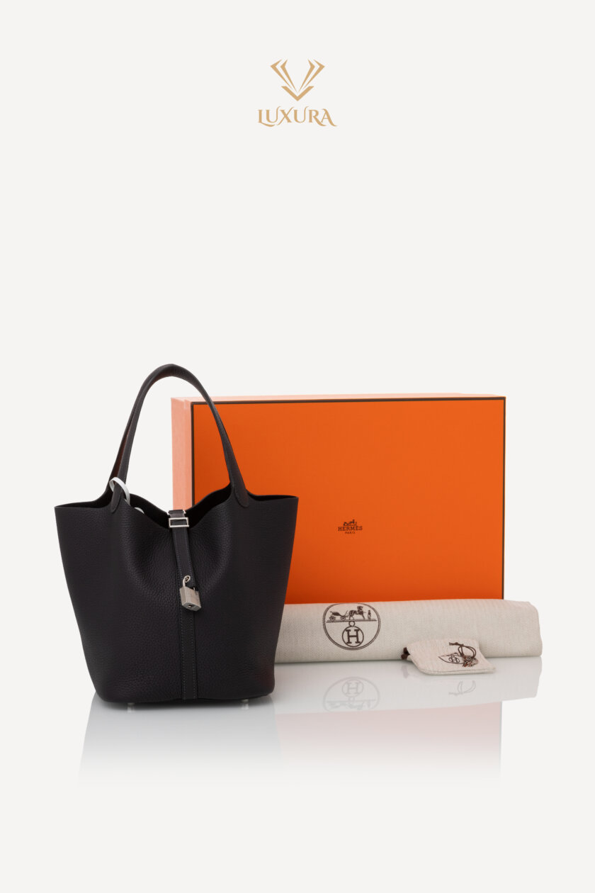 <span style="font-size: 10px; color: rgb(101, 101, 101);letter-spacing: .15em;">HARD TO FIND</span><br><strong>HERMES </strong><br><div style="margin-top:10px; font-size:16px;">Taurillon Clemence Picotin Lock 22 MM Caban</div><br> - Image 2