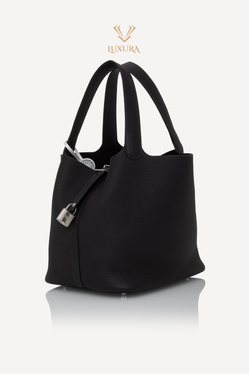 <span style="font-size: 10px; color: rgb(101, 101, 101);letter-spacing: .15em;">HARD TO FIND</span><br><strong>HERMES </strong><br><div style="margin-top:10px; font-size:16px;">Taurillon Clemence Picotin Lock 22 MM Caban</div><br> - Image 6