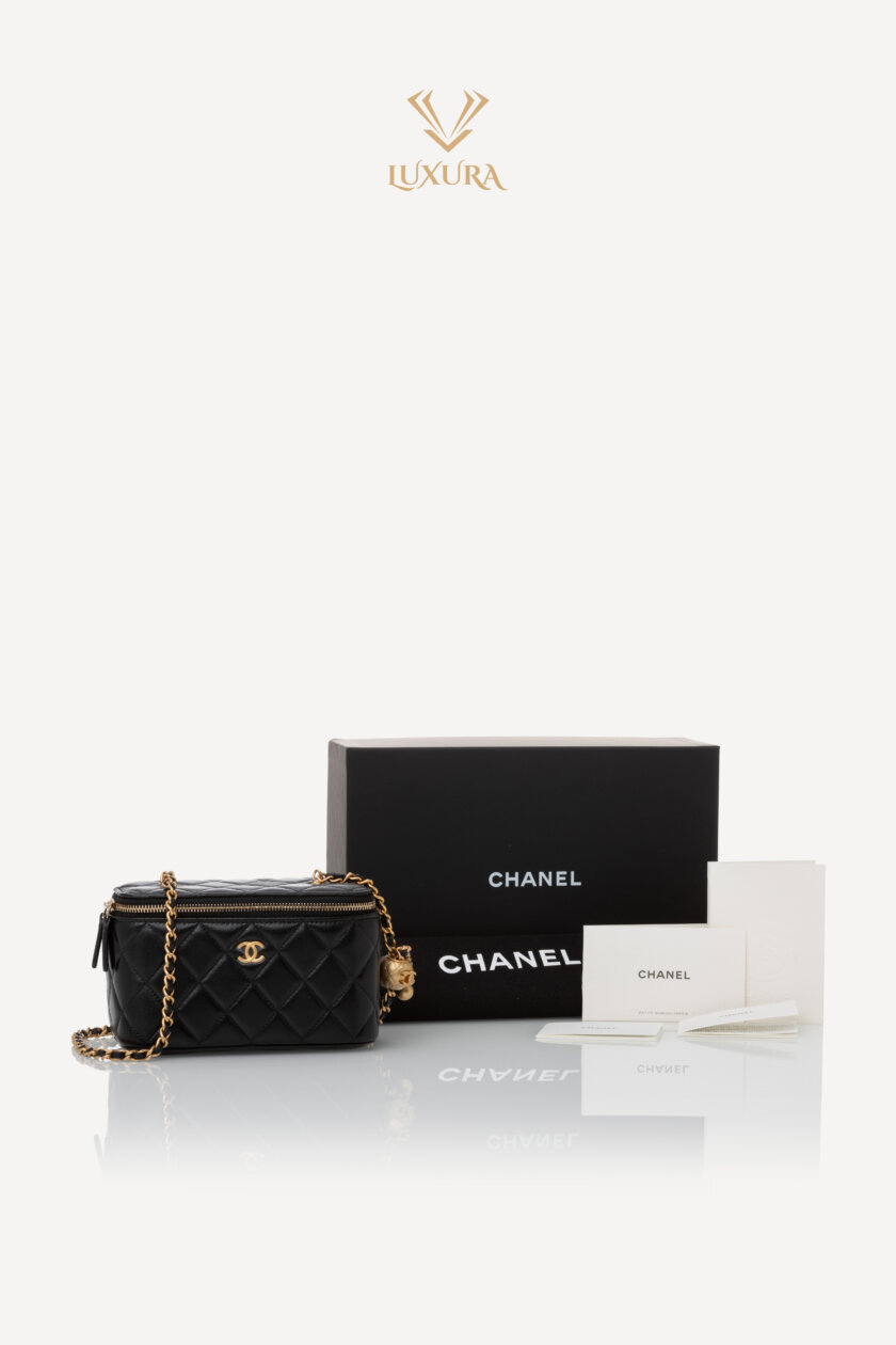 Genti | CHANEL Lambskin Quilted Small Vanity Case With Chain Black