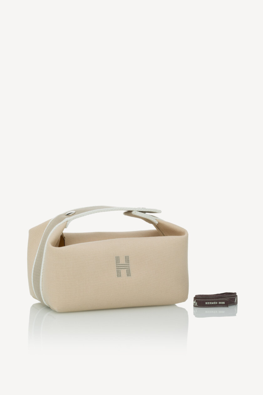 <span style="font-size: 10px; color: rgb(101, 101, 101);letter-spacing: .15em;">HARD TO FIND</span><br><strong> HERMES </strong><br><div style="margin-top:10px; font-size:16px;">Bride-a-Brac Make-Up Bag Small Natural </div><br> - Image 2
