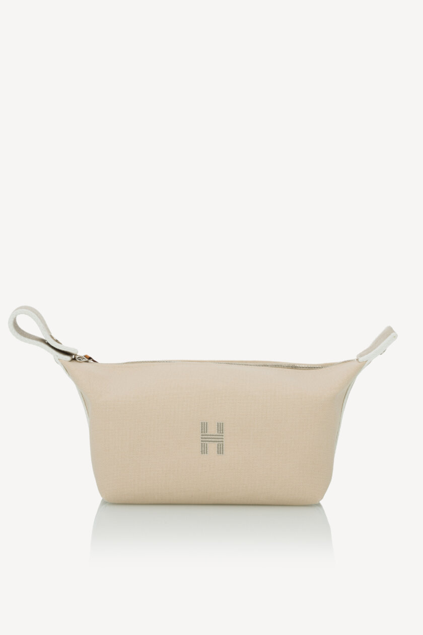 <span style="font-size: 10px; color: rgb(101, 101, 101);letter-spacing: .15em;">HARD TO FIND</span><br><strong> HERMES </strong><br><div style="margin-top:10px; font-size:16px;">Bride-a-Brac Make-Up Bag Small Natural </div><br> - Image 14