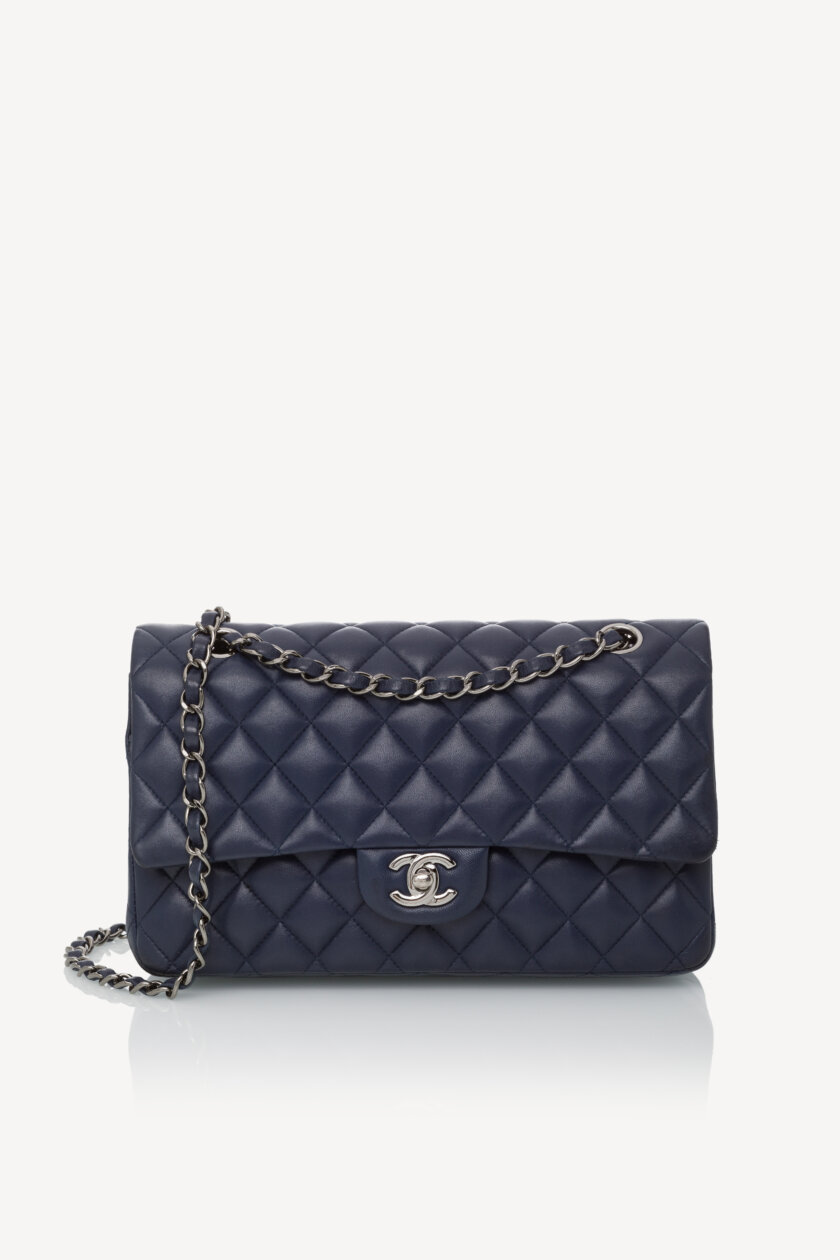 <span style="font-size: 10px; color: rgb(101, 101, 101);letter-spacing: .15em;">BEST DEAL</span><br><strong> CHANEL </strong><br><div style="margin-top:10px;font-size:16px;">Lambskin Quilted Medium Double Flap Navy</div><br> - Image 4