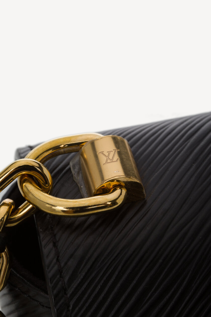 <span style="font-size: 10px; color: rgb(101, 101, 101);letter-spacing: .15em;">HARD TO FIND</span><br><strong> LOUIS VUITTON </strong><br><div style="margin-top:10px; font-size:16px;">Epi Twist Braided Strap Shoulder Bag MM Black M21117</div><br> - Image 16