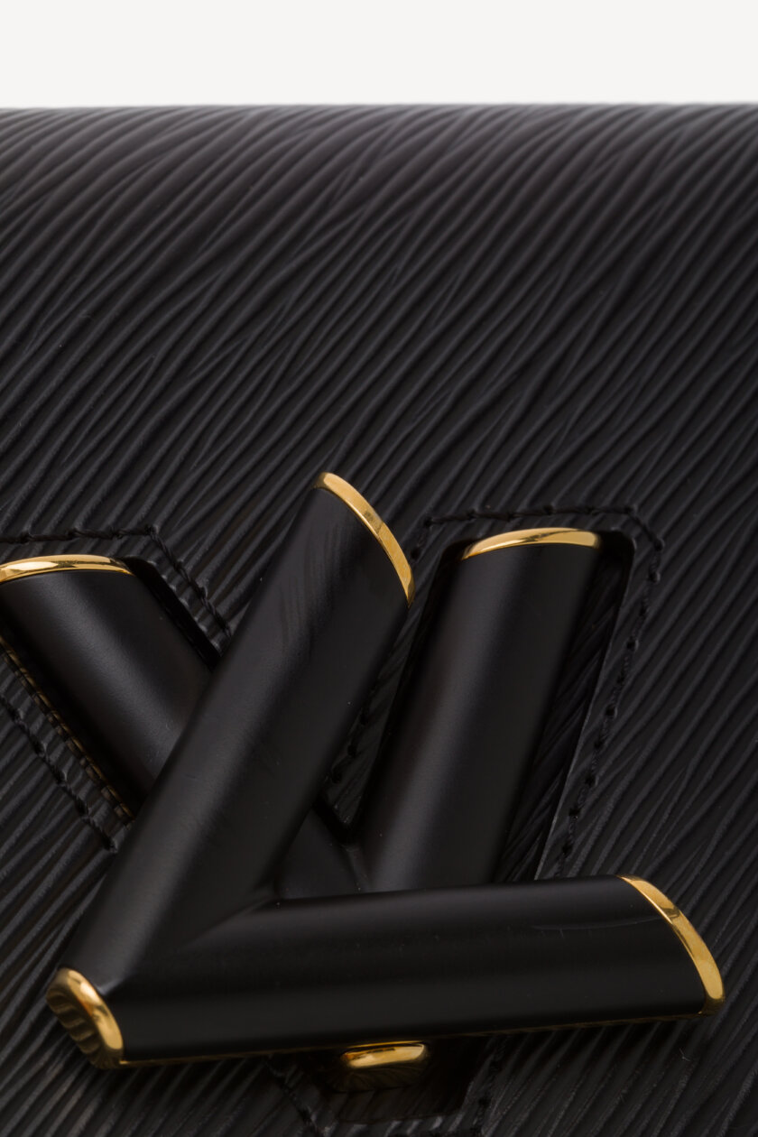 <span style="font-size: 10px; color: rgb(101, 101, 101);letter-spacing: .15em;">HARD TO FIND</span><br><strong> LOUIS VUITTON </strong><br><div style="margin-top:10px; font-size:16px;">Epi Twist Braided Strap Shoulder Bag MM Black M21117</div><br> - Image 11
